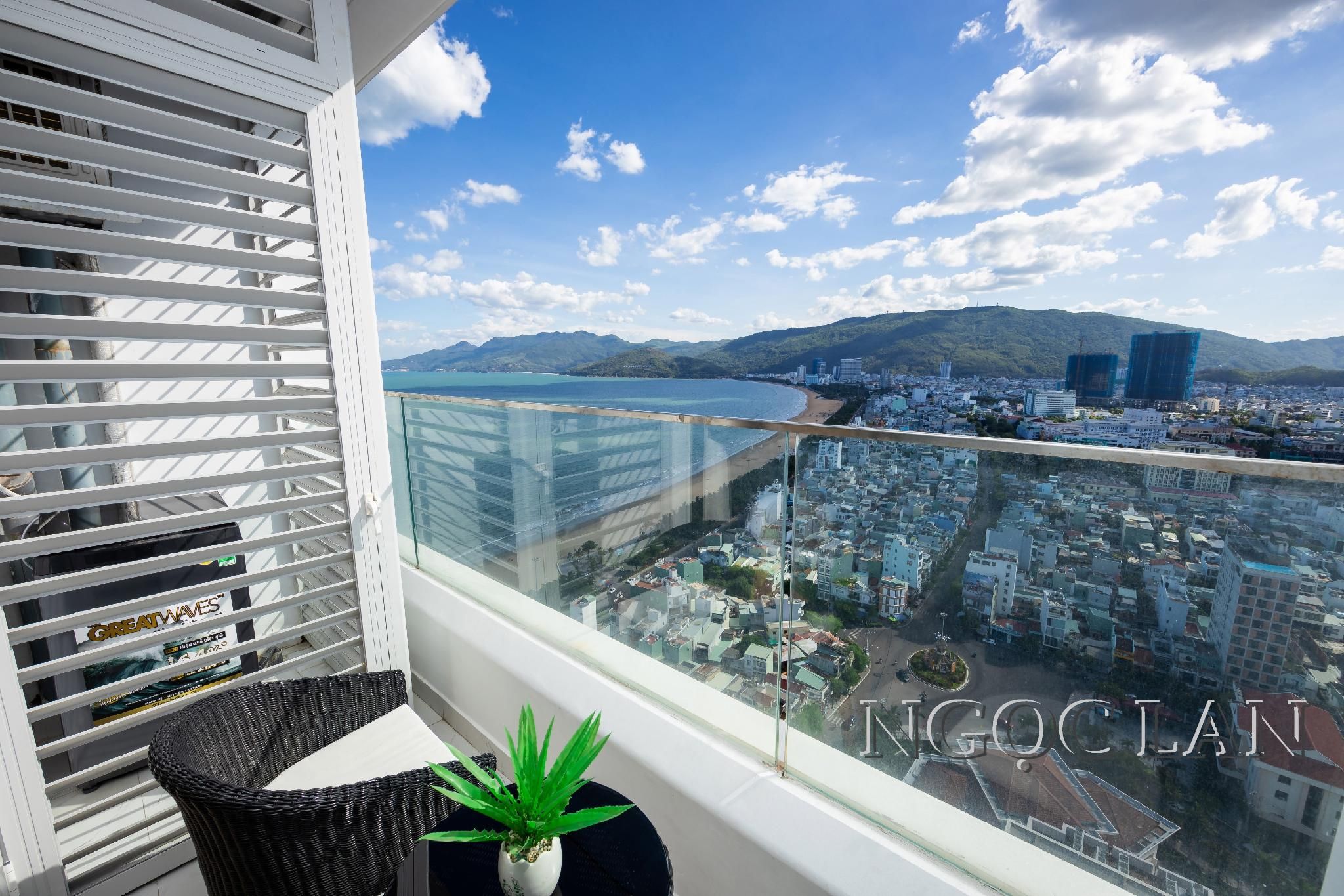 Sea View Studio with Balcony and Kitchenette
