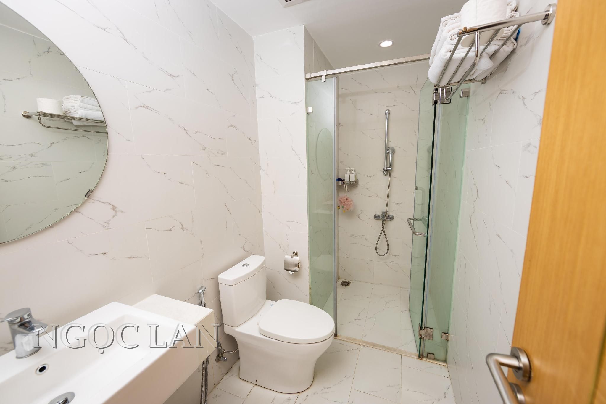 2-Bedroom Lagoon View Apartment
