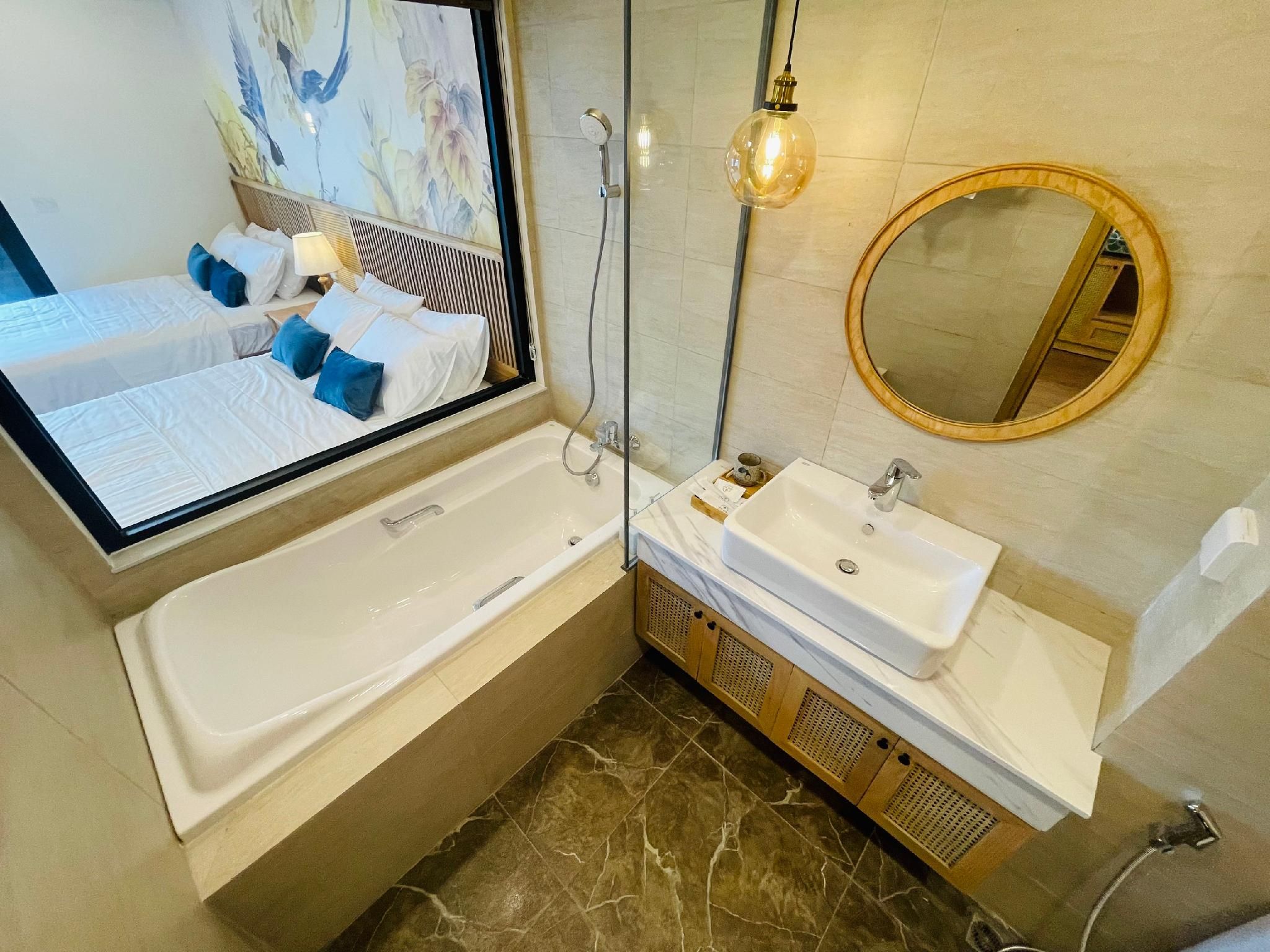 Deluxe Side Sea View Apartment