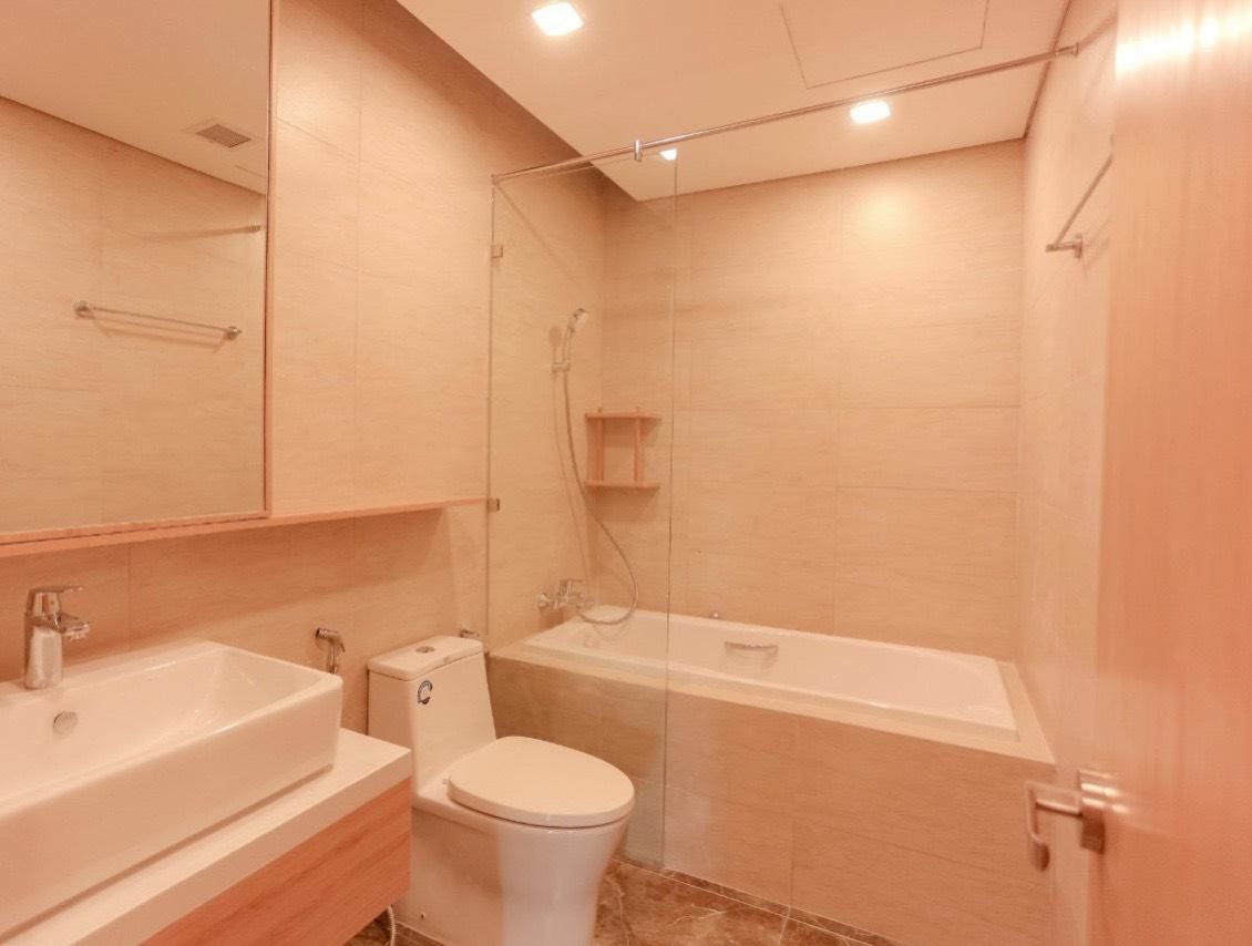 Three-bedroom ocean view apartment