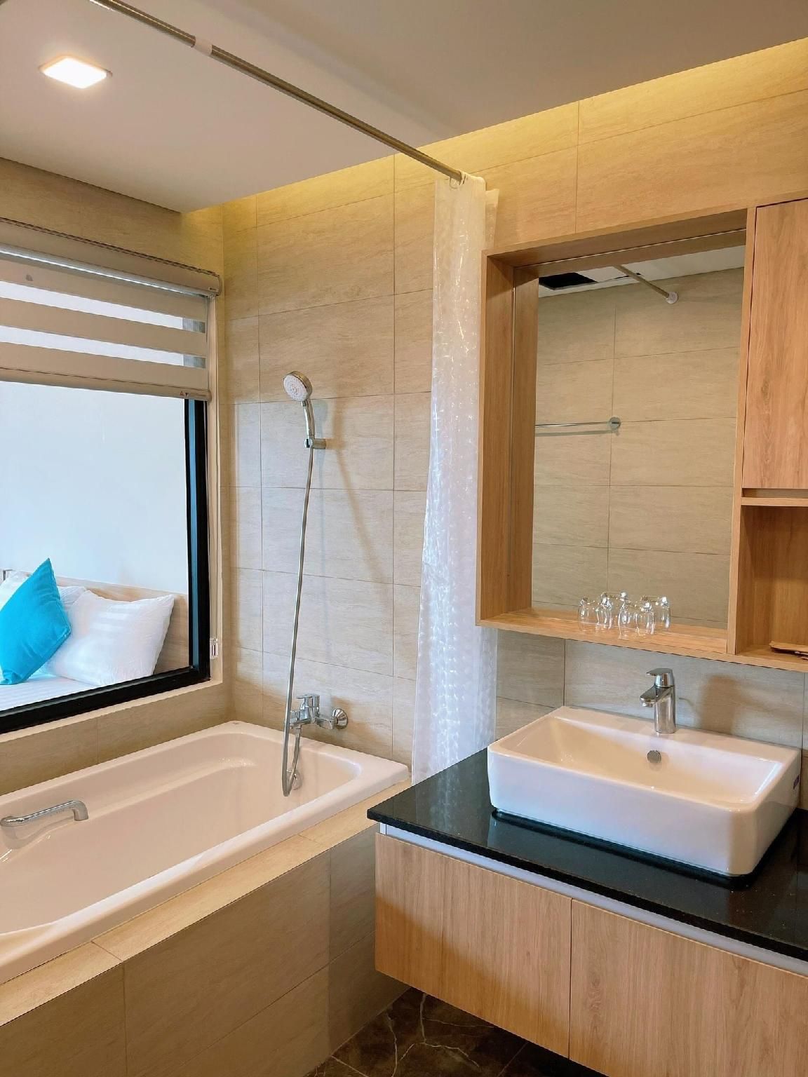 One-Bedroom Ocean View Apartment