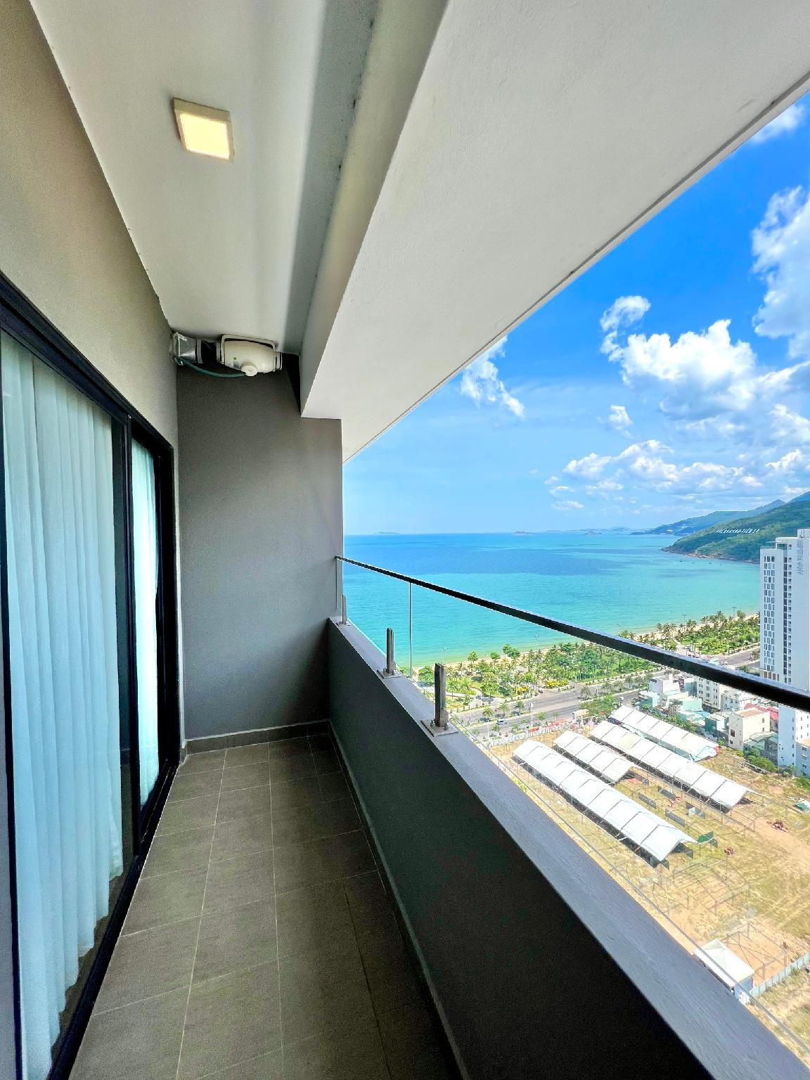 Studio Apartment with Balcony