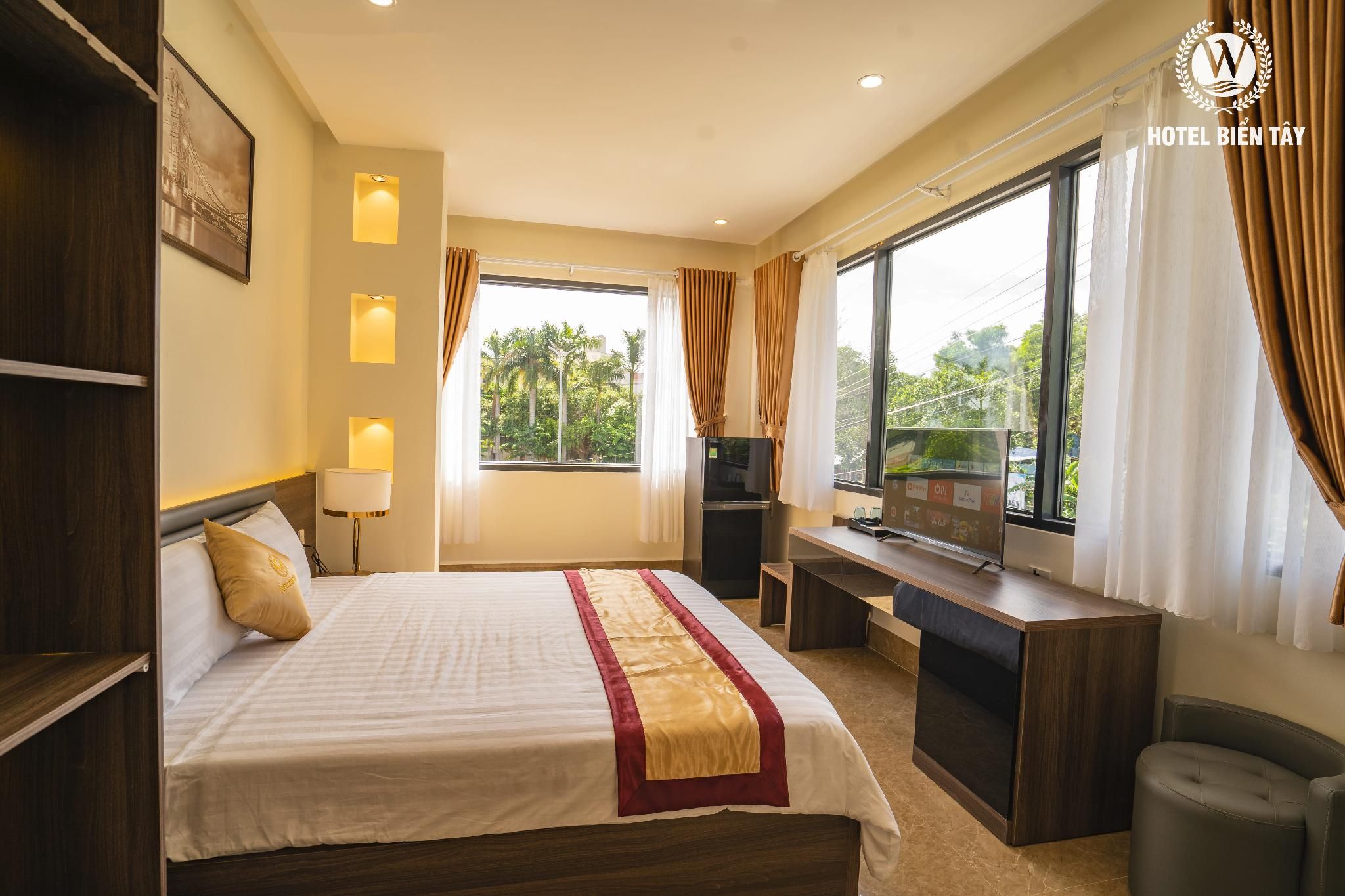 Deluxe Double Room with Forest View