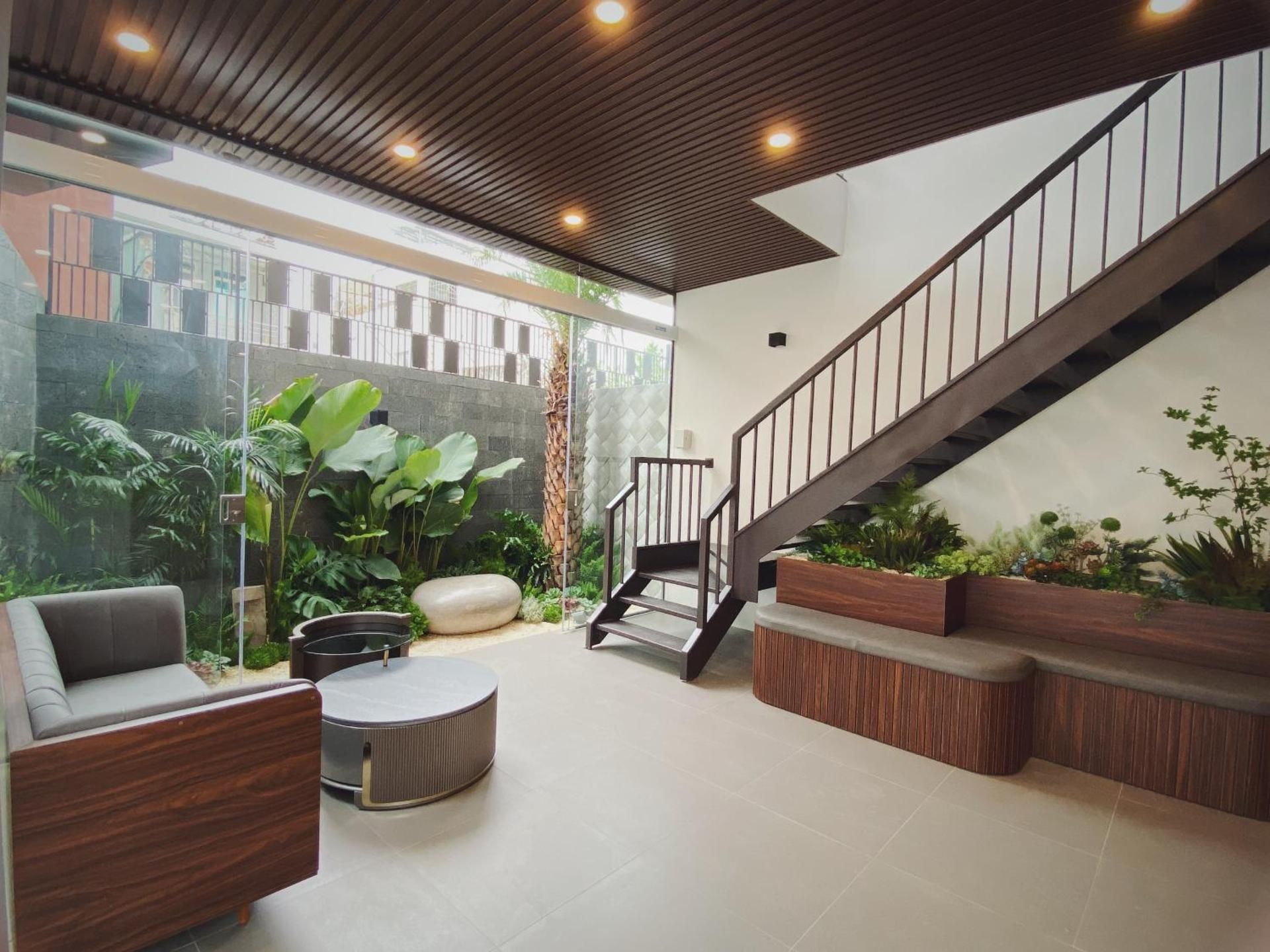 shared lounge/tv area