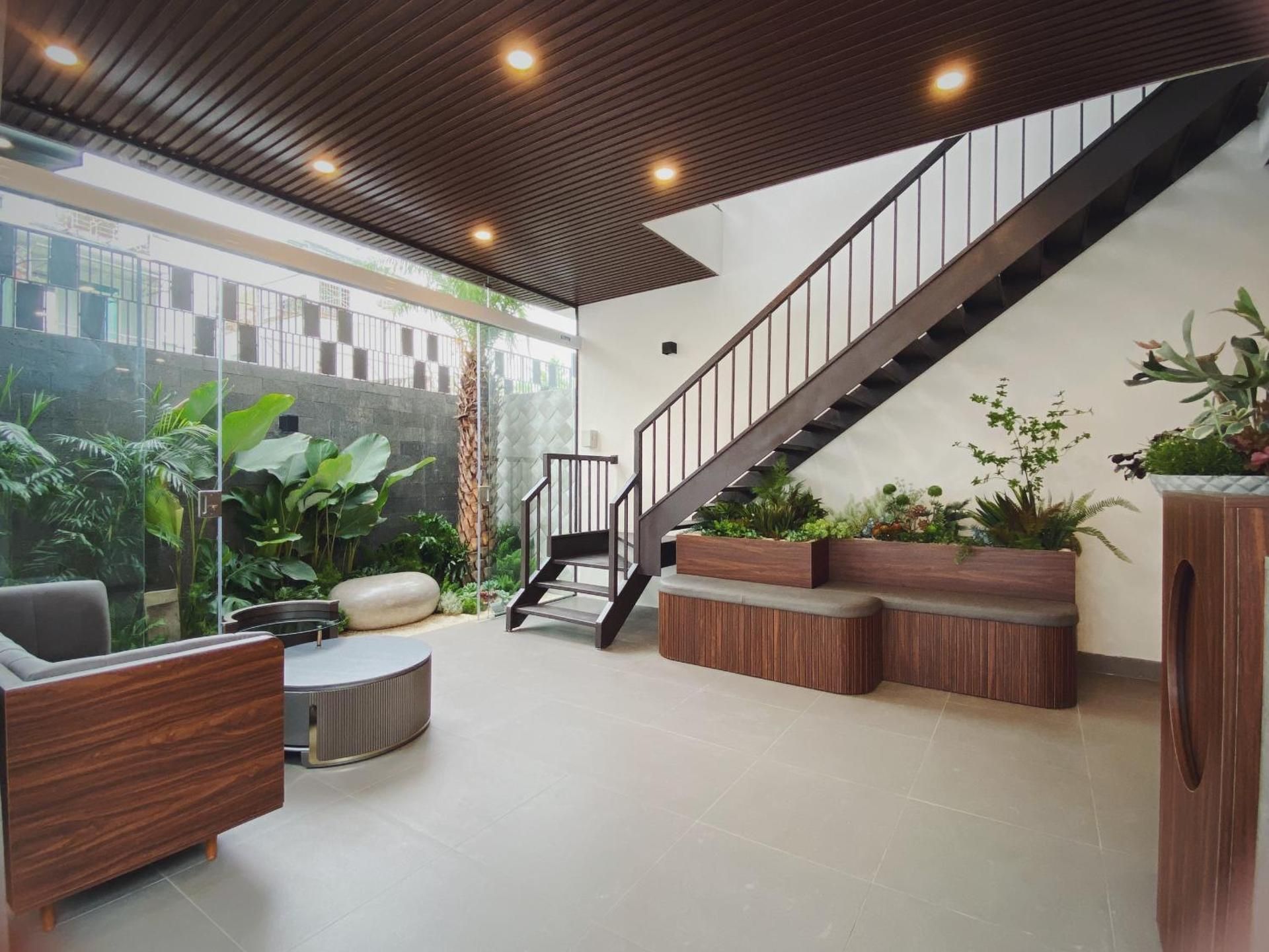 shared lounge/tv area