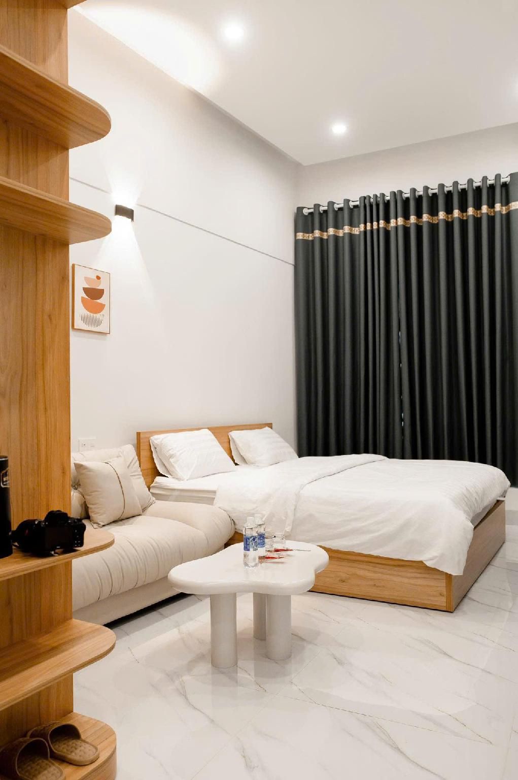 Standard - 1 Queen Bed, Non-Smoking