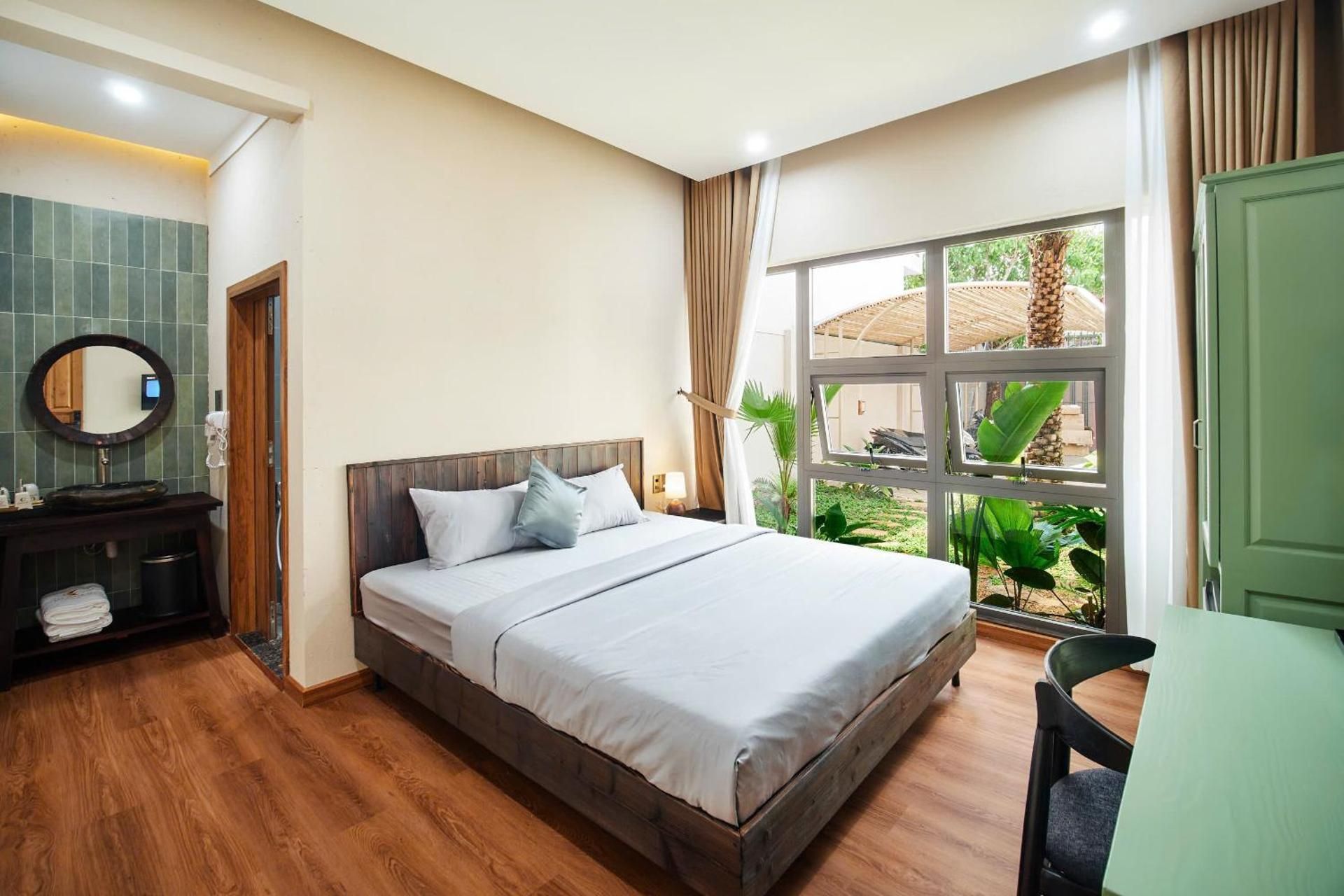 King Room with Garden View