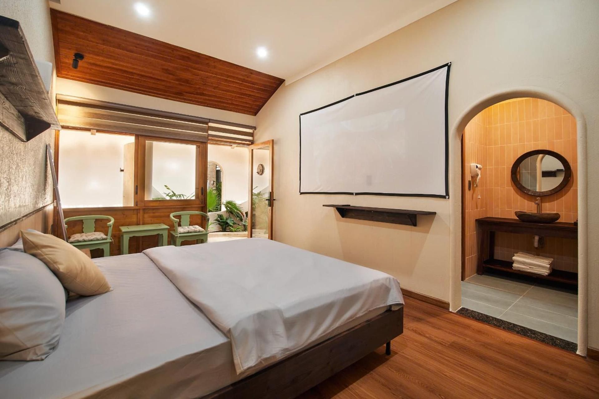 Deluxe Double Room with Bath