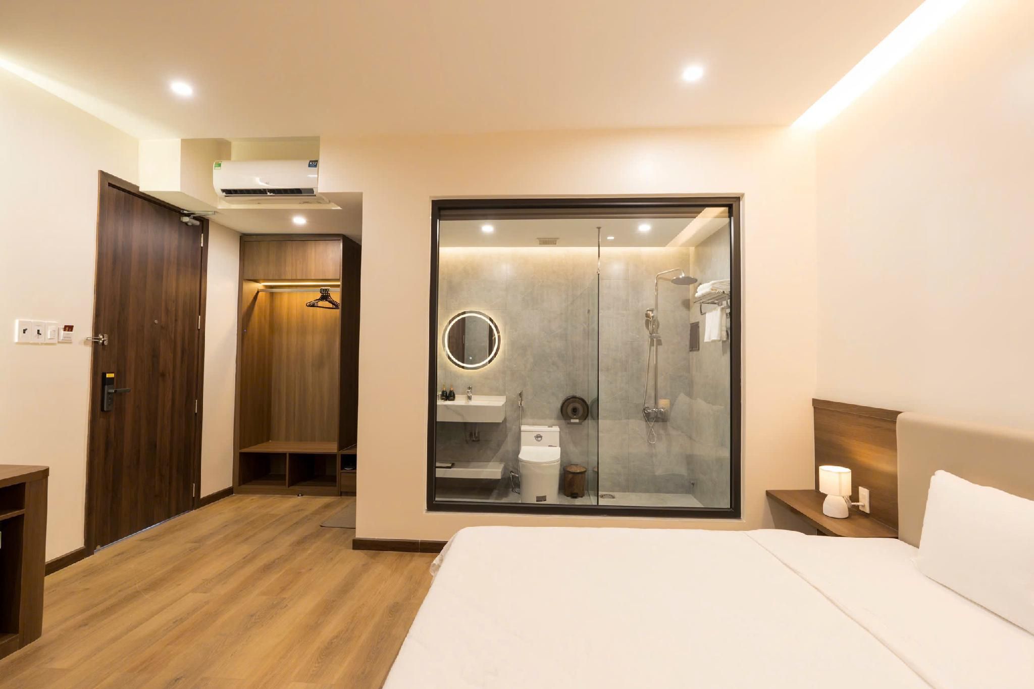 Khách sạn Adalie Pleiku Superior - 1 King Bed 3