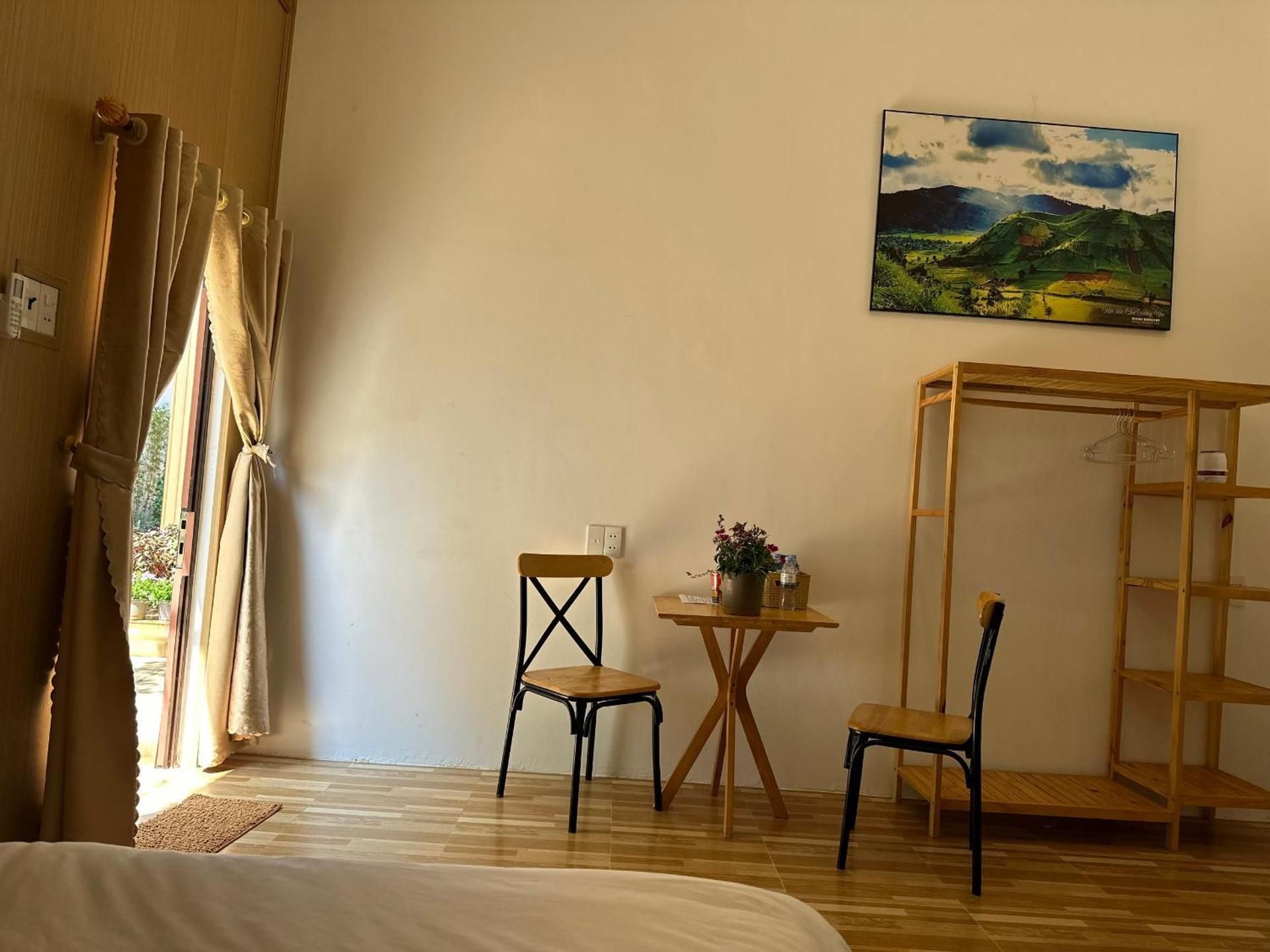 Pleiku Homestay Superior Garden View King Room 2