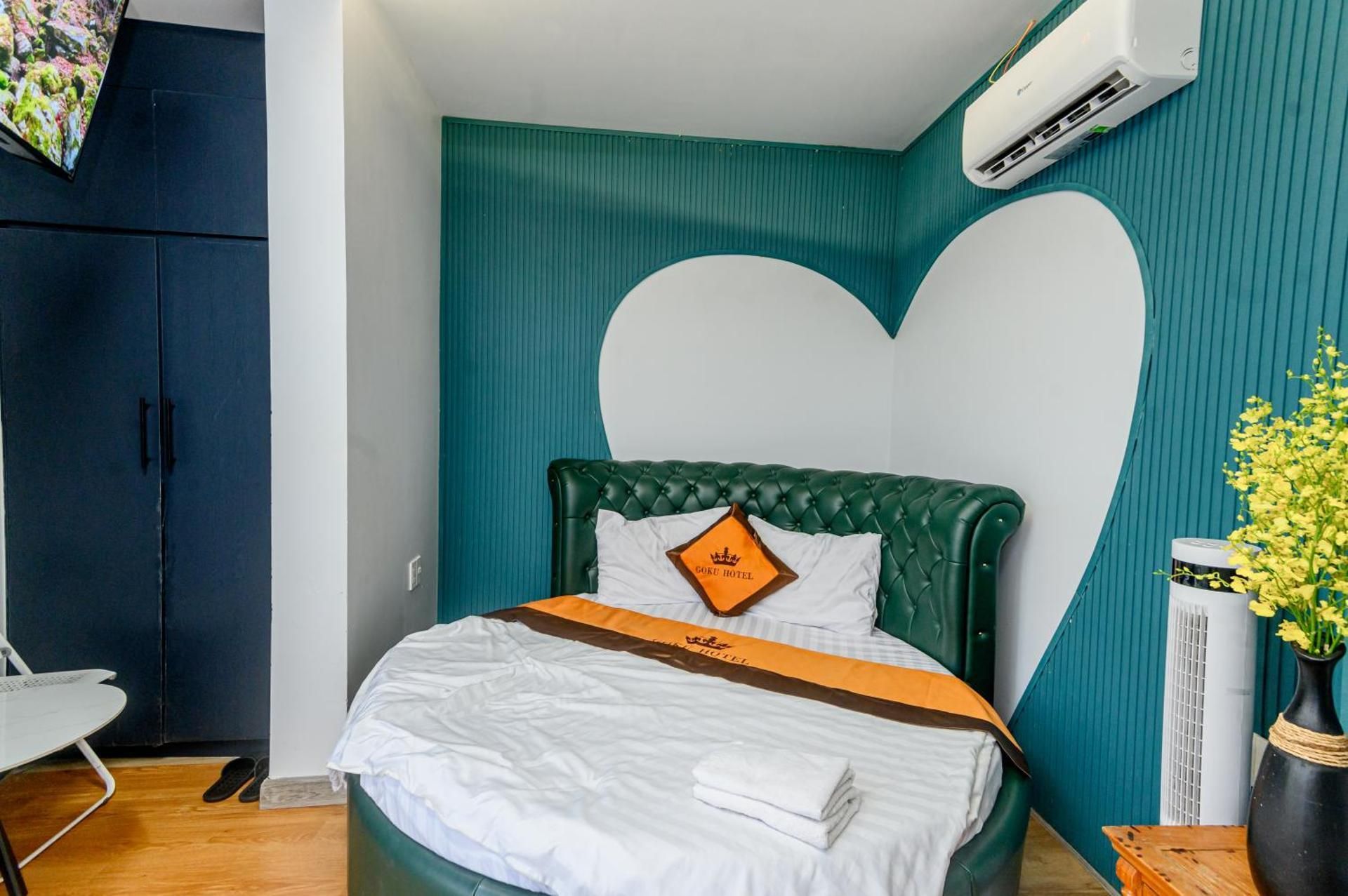 Double Room (1 Adult + 1 Child)