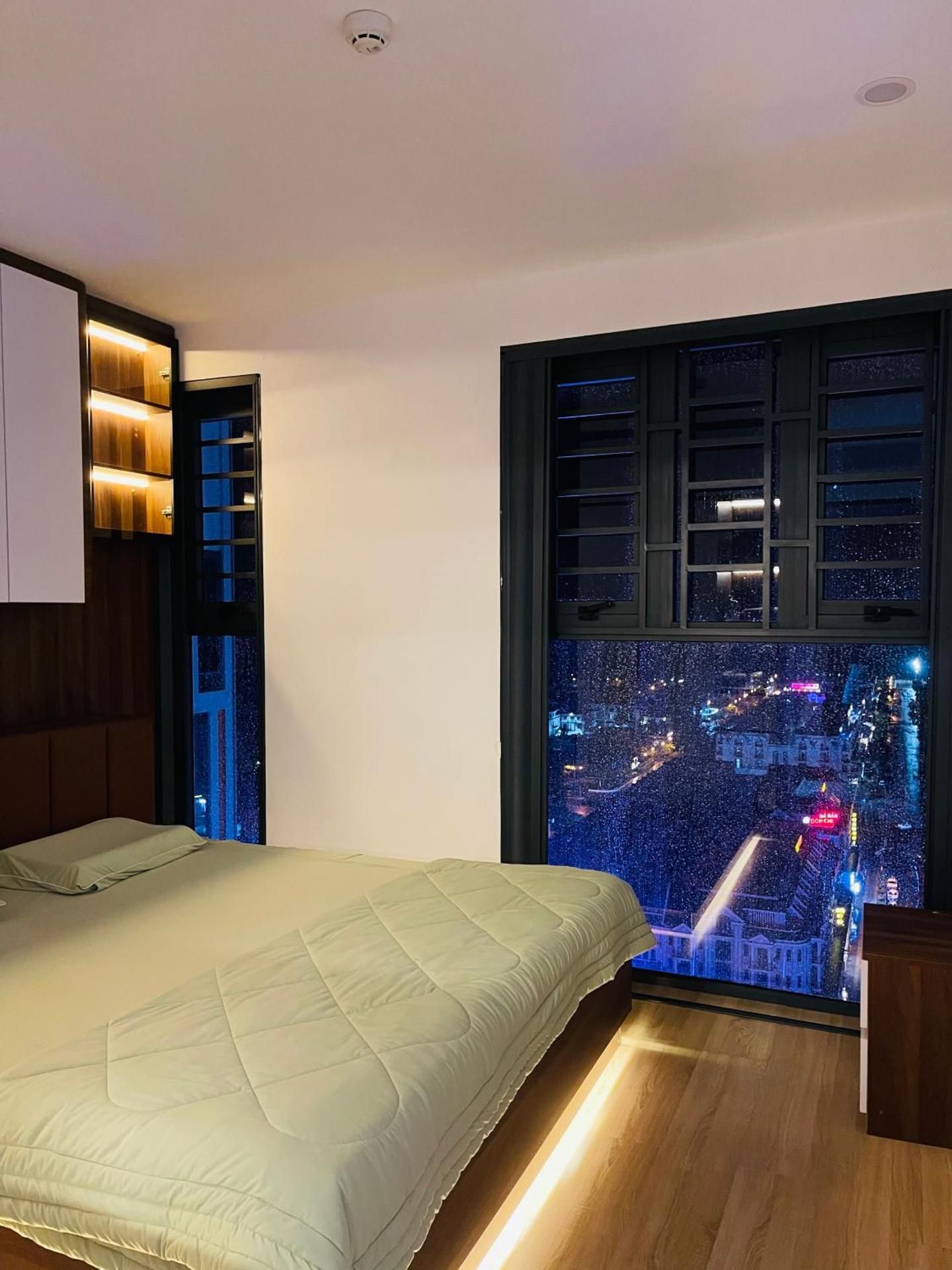 Two-Bedroom Deluxe Apartment with Ocean View