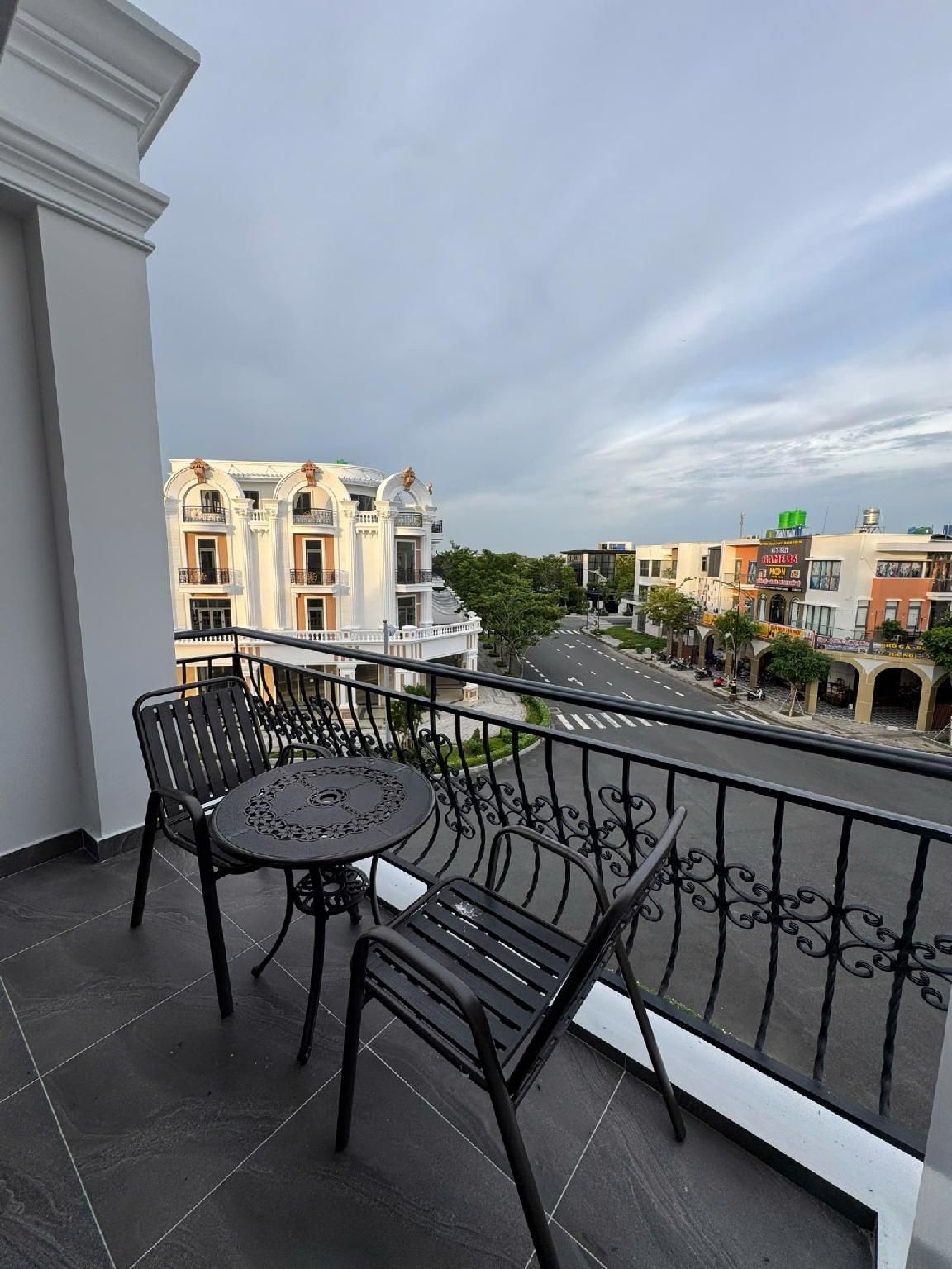 Hotel 168 Double Room with Balcony 2