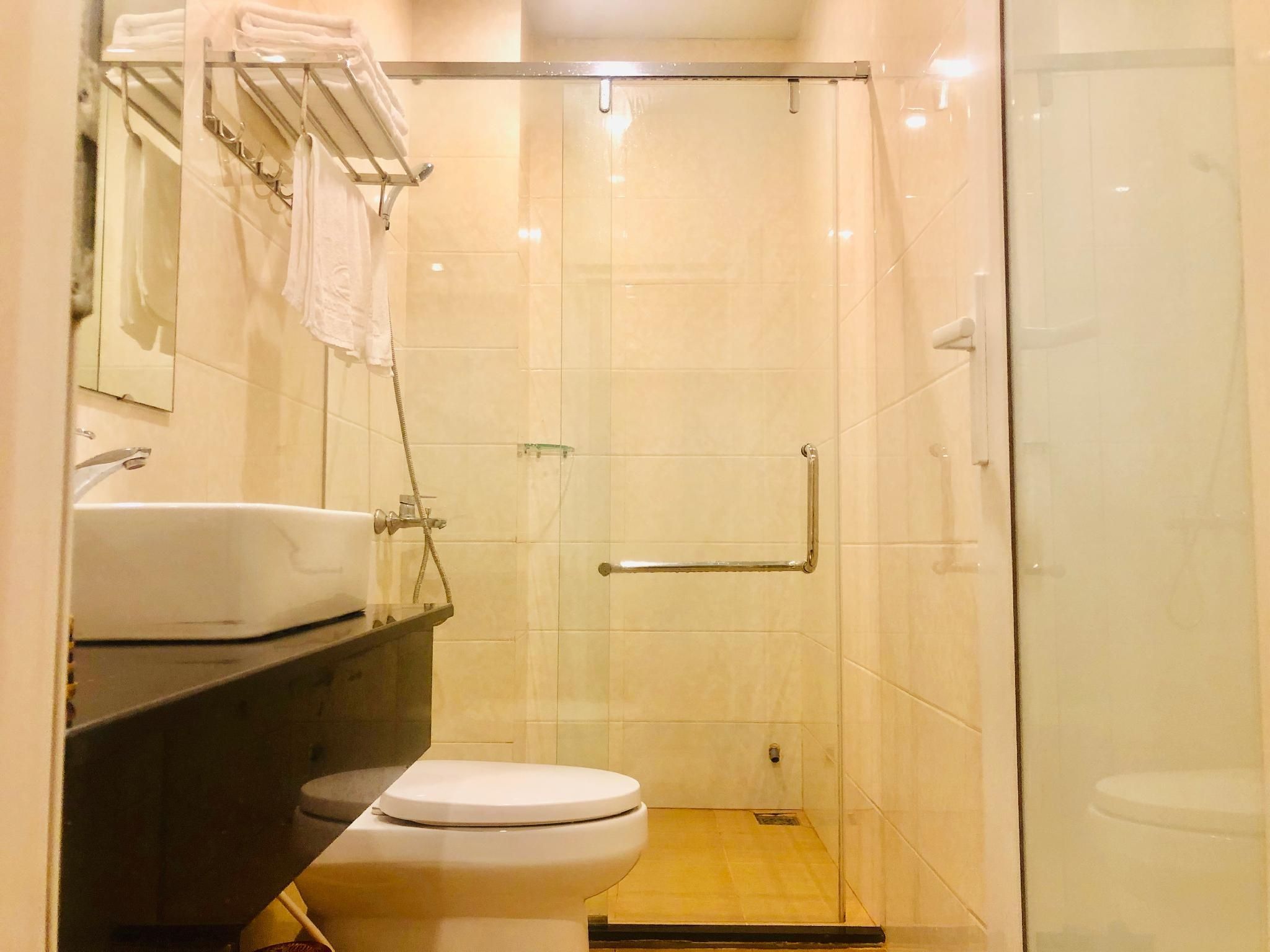 Ngoc Thanh Premium Triple Room with 1 King and 1 Sofa Bed 3