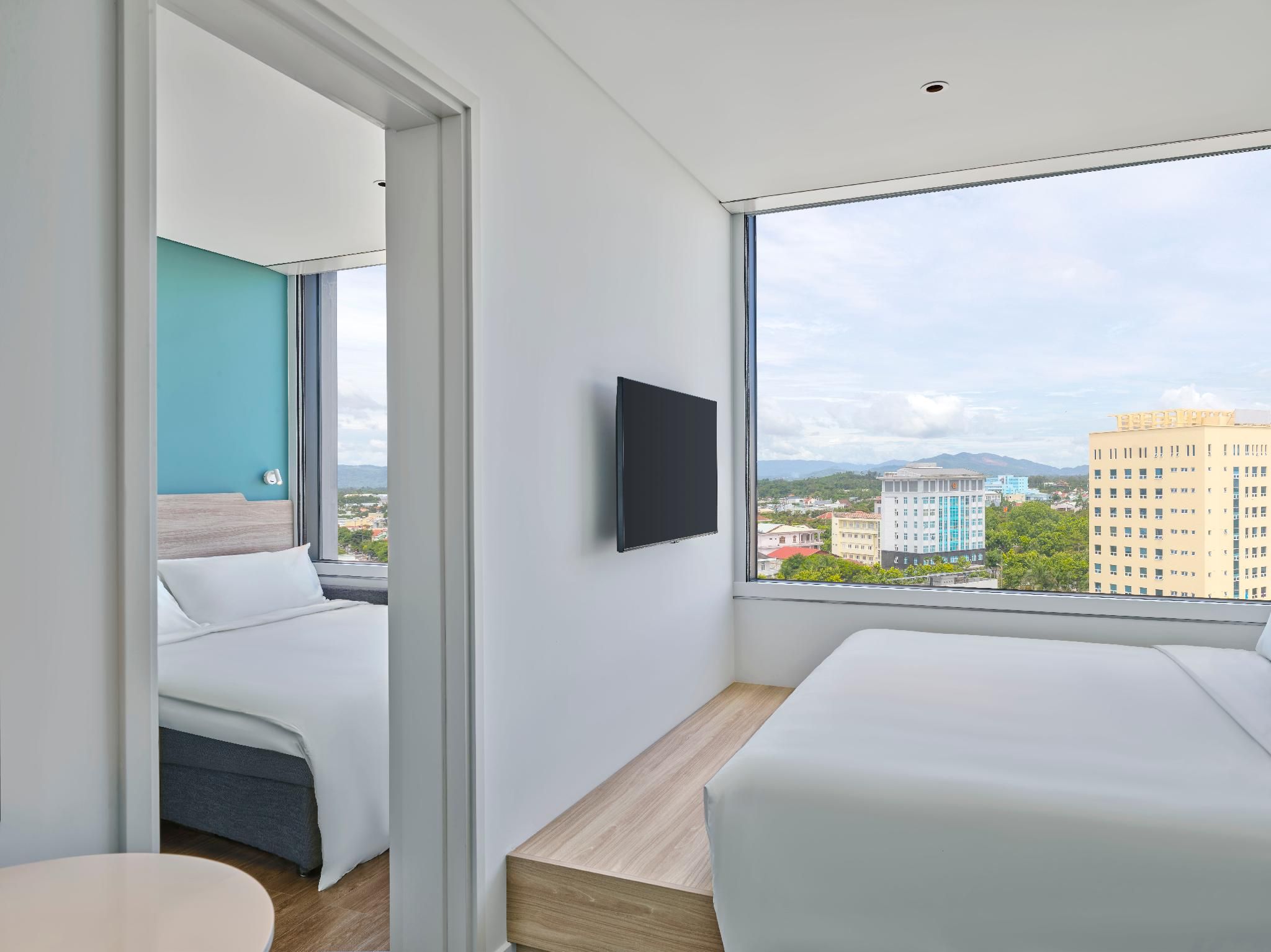 1 King Guest room with Sofa bed
