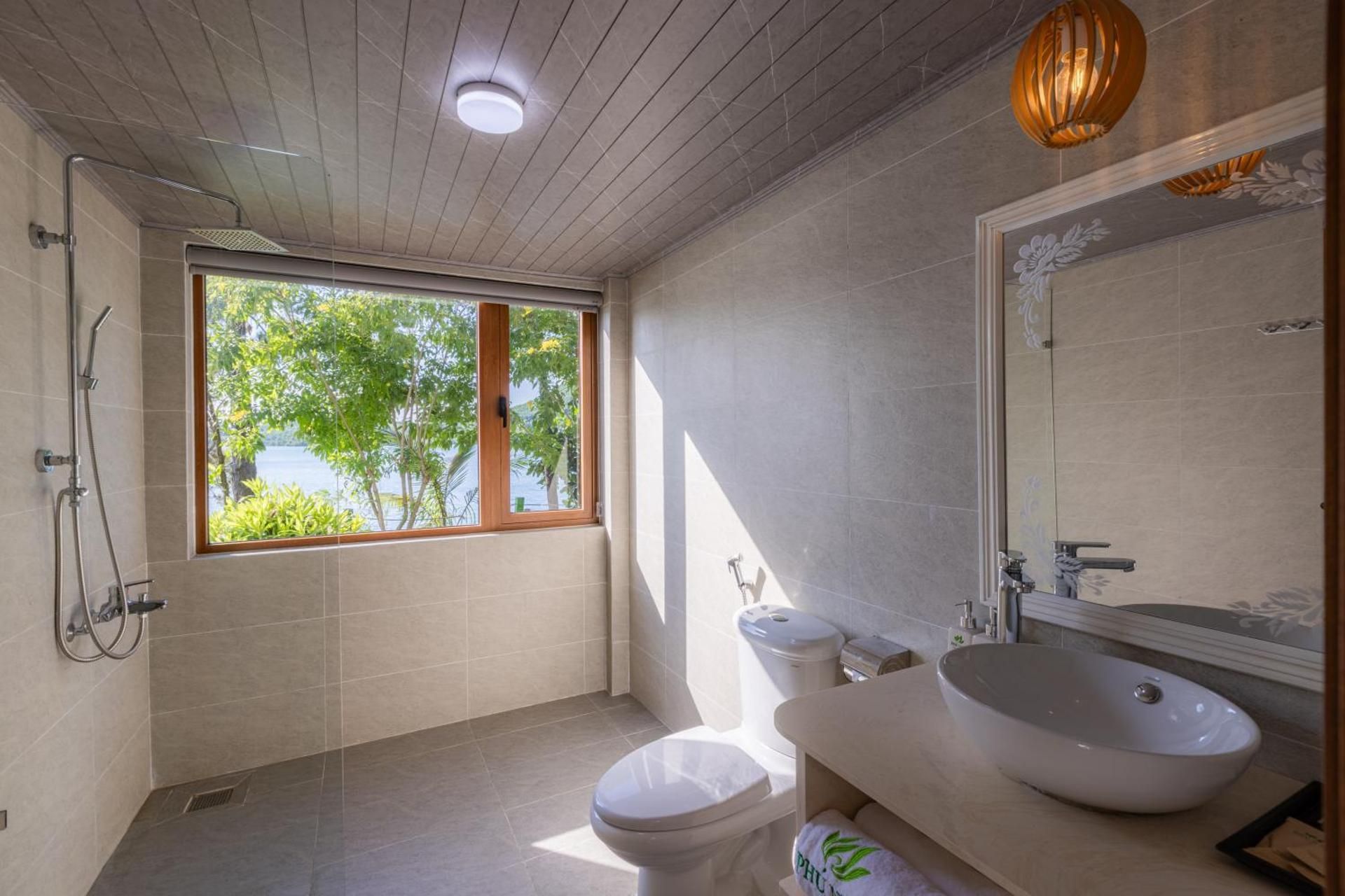 Twin Room with Lake View