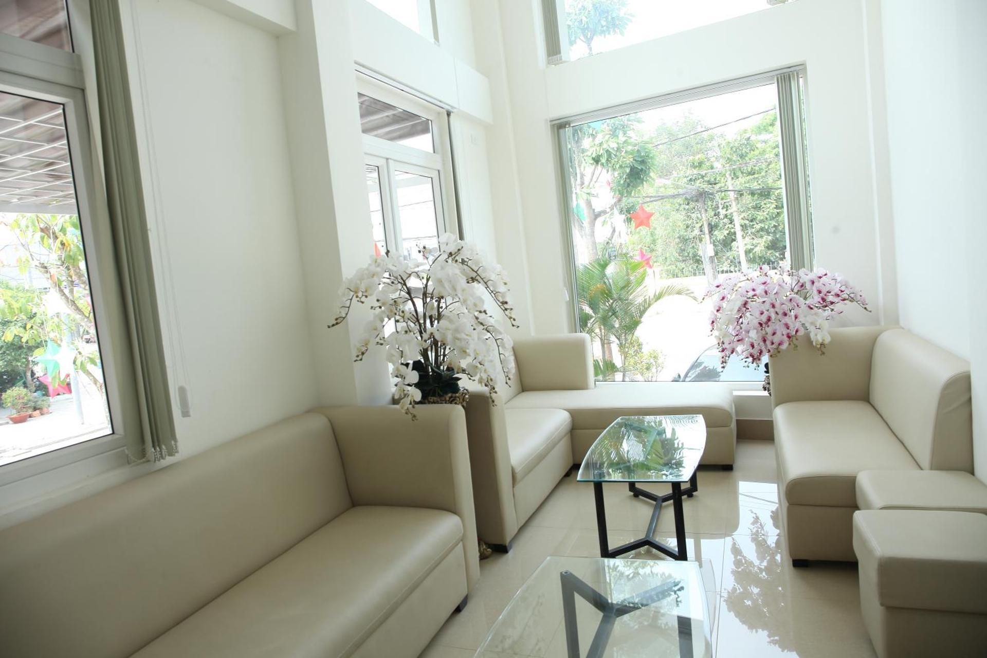 shared lounge/tv area