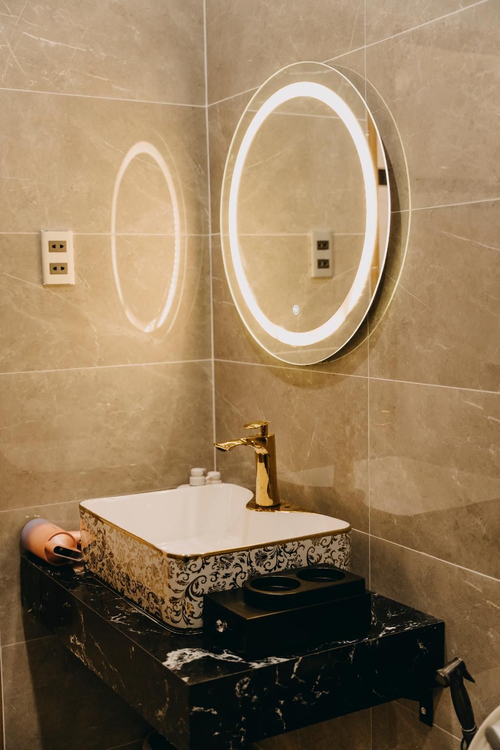 Bao Ngoc Hotel Standard Room 3