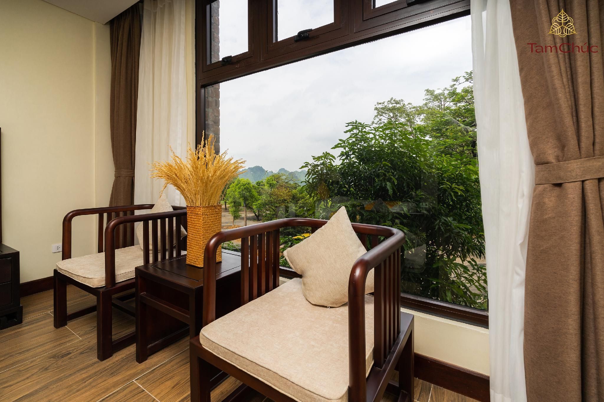 Tam Chuc Complex Deluxe Triple Room 3