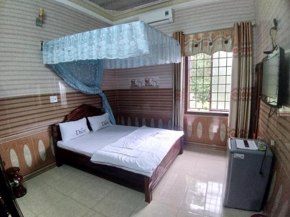 Nha Nghi Hoa Phuong Studio with Balcony 2