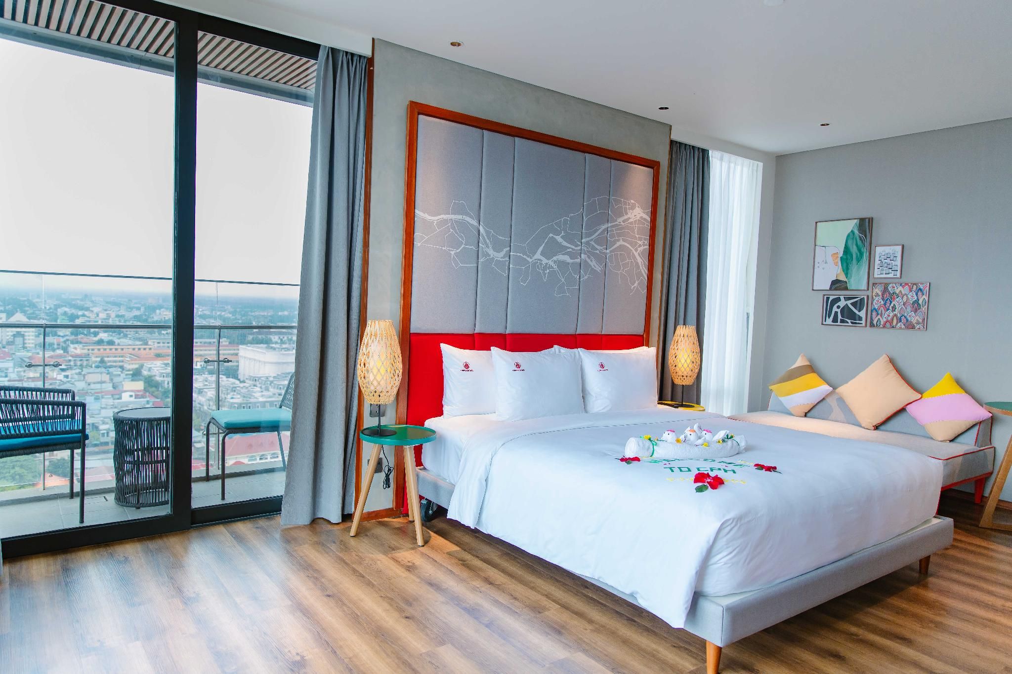 Deluxe Double Room with City View - Non-Smoking