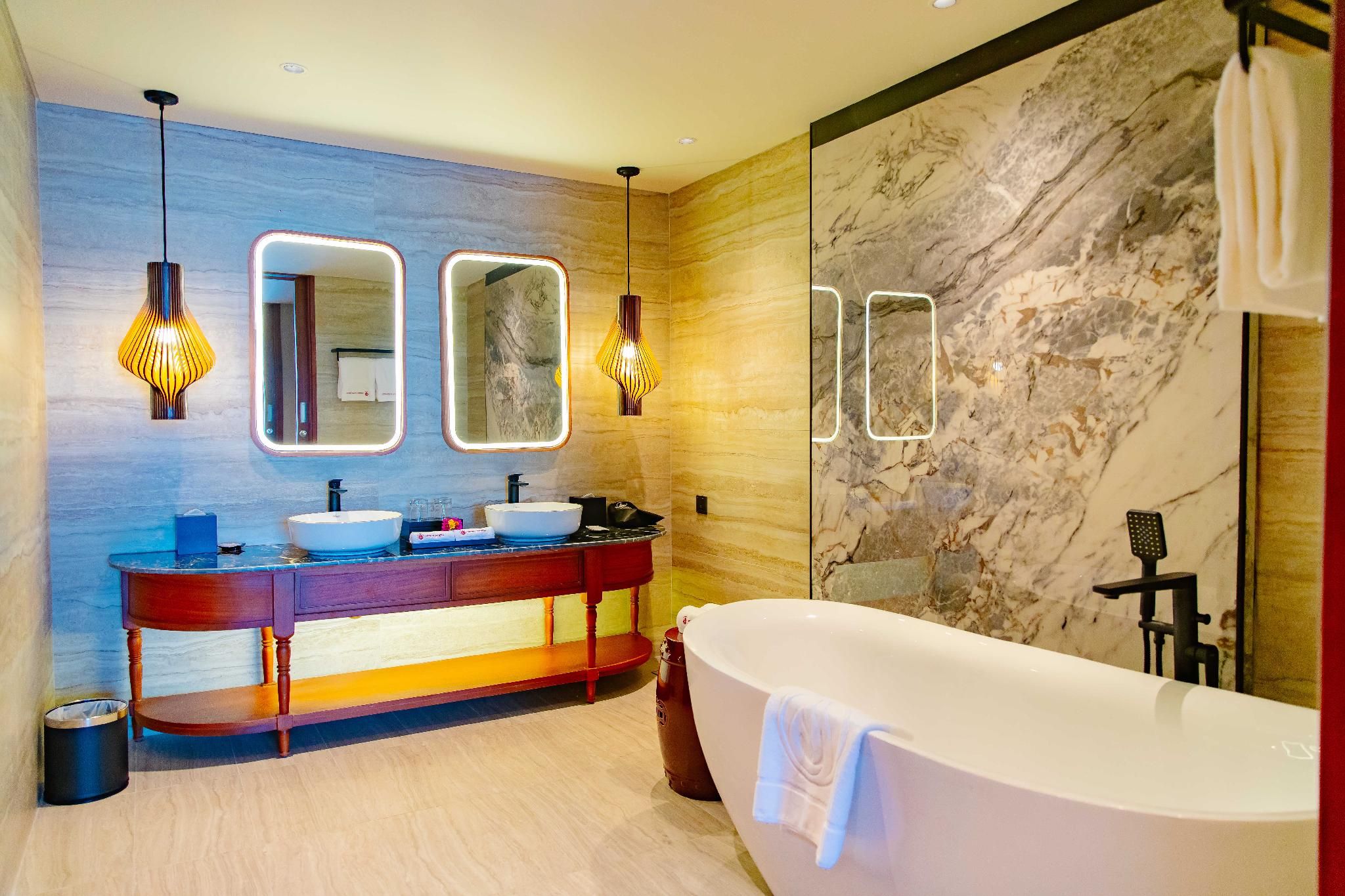 CENTRAL PLAZA HOTEL - MY THO President Suite King