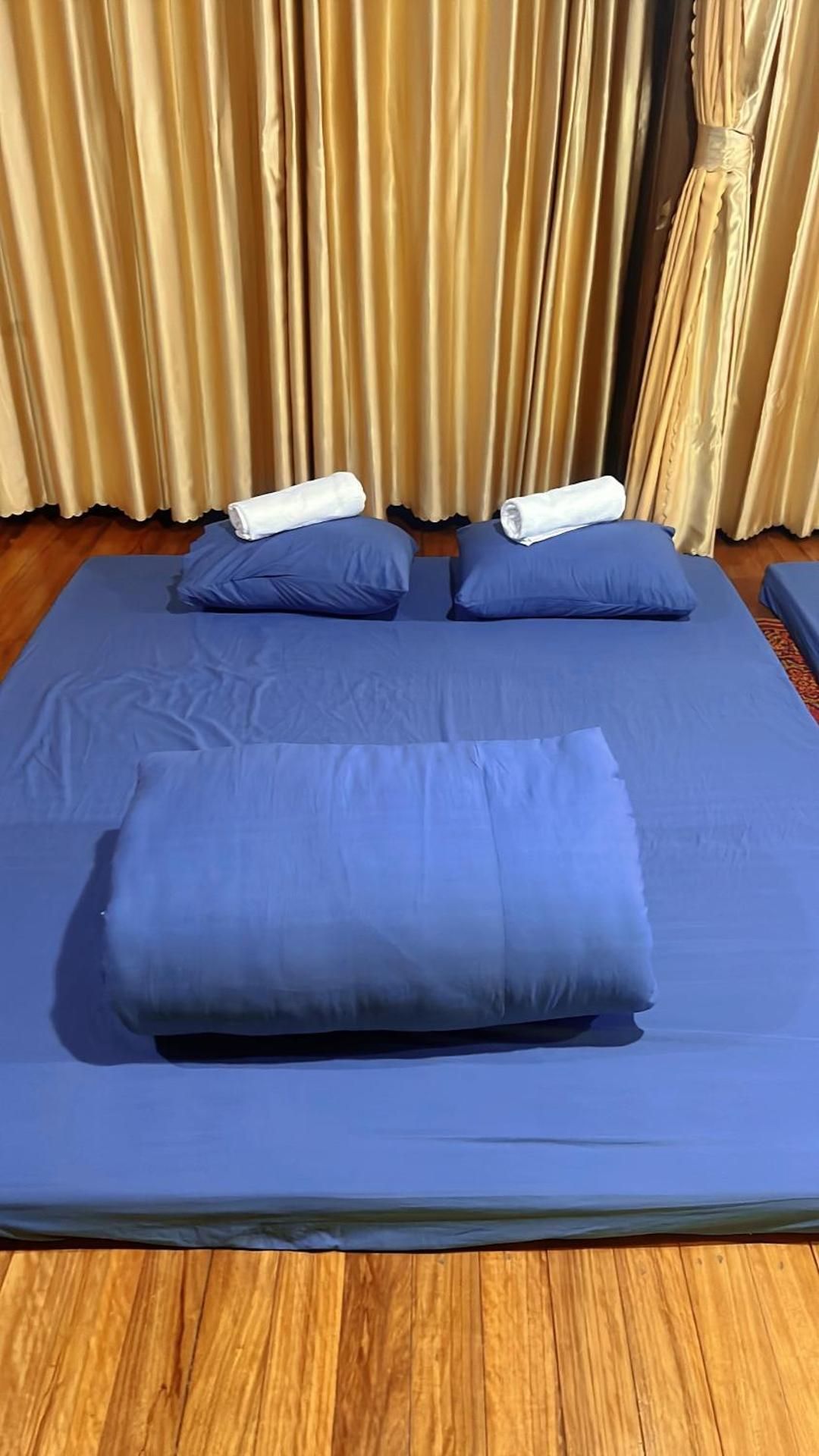 Single Bed in 10-Bed Dormitory Room