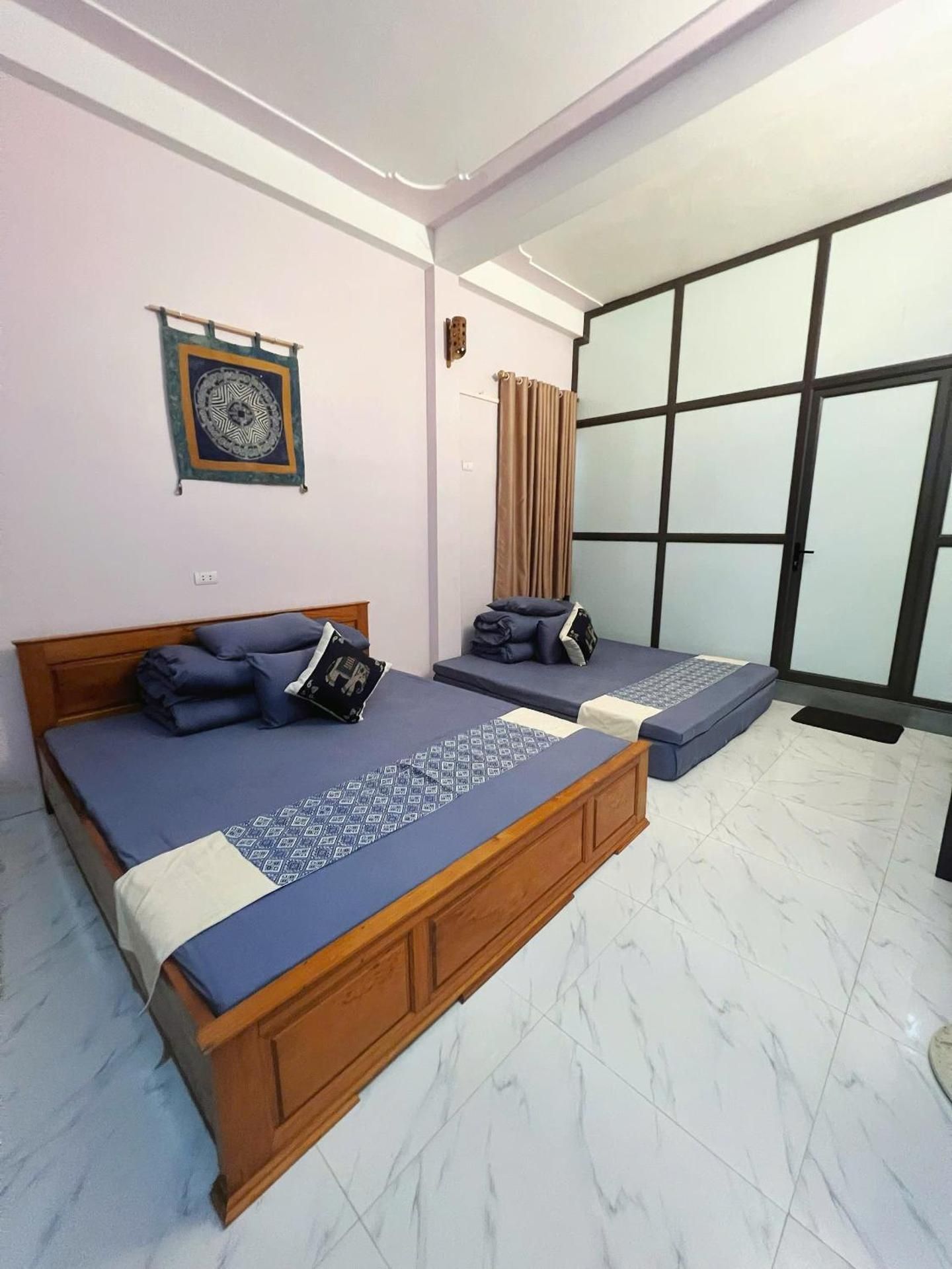 Family Room with Garden View