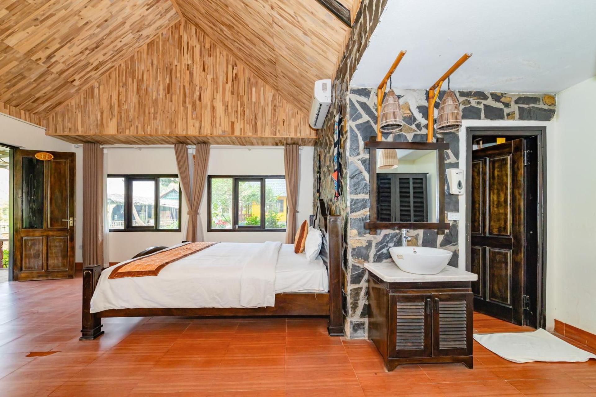 Mai Chau Sunrise Village Standard Large Double Or Twin