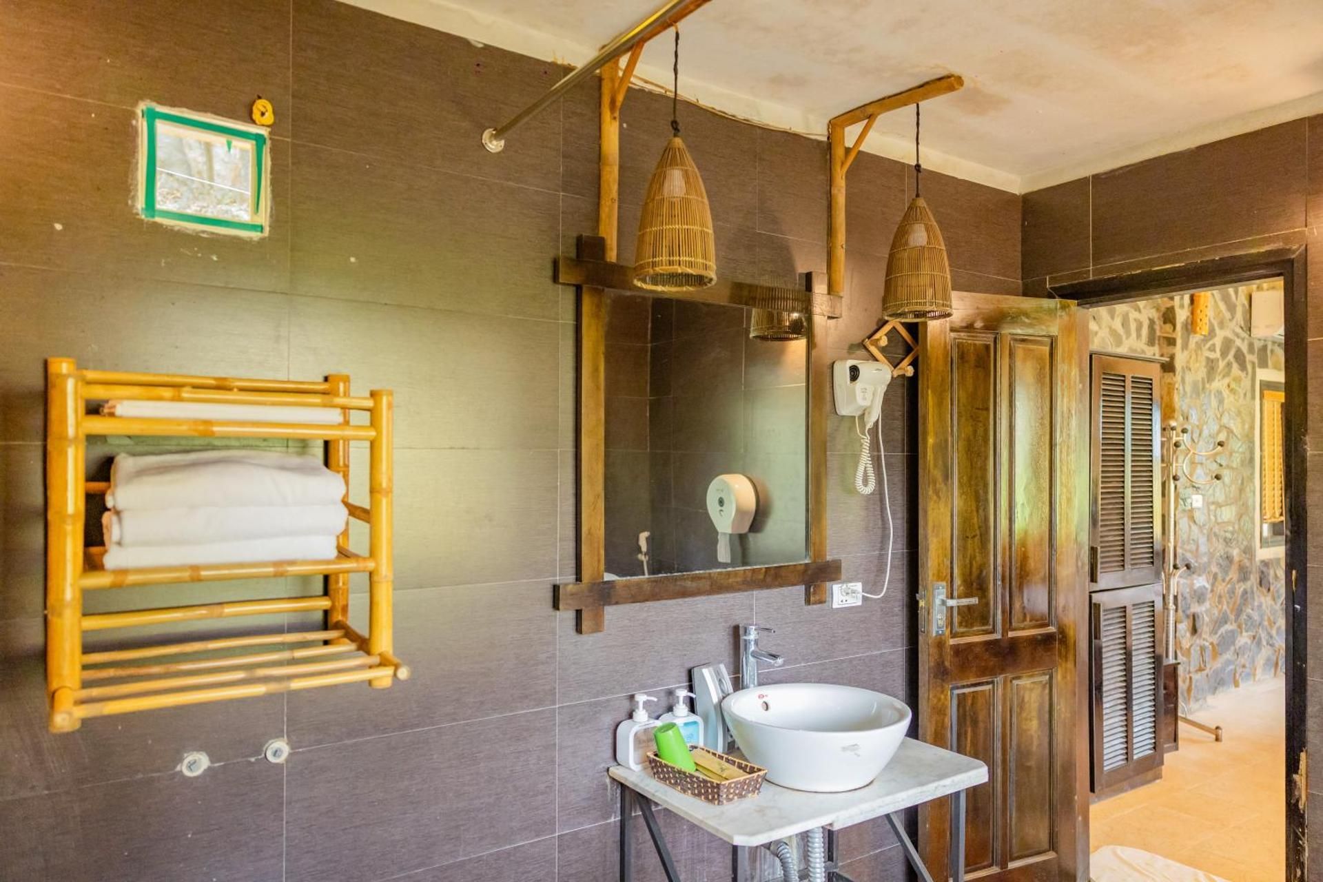 Mai Chau Sunrise Village Standard Large Double Or Twin 2