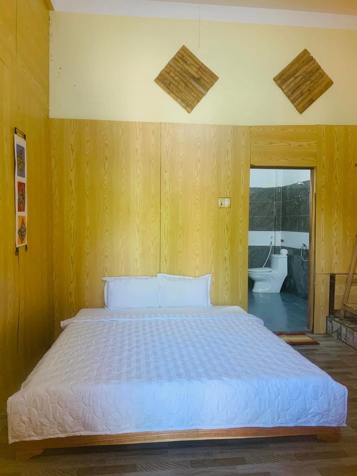 Queen Room with Garden View