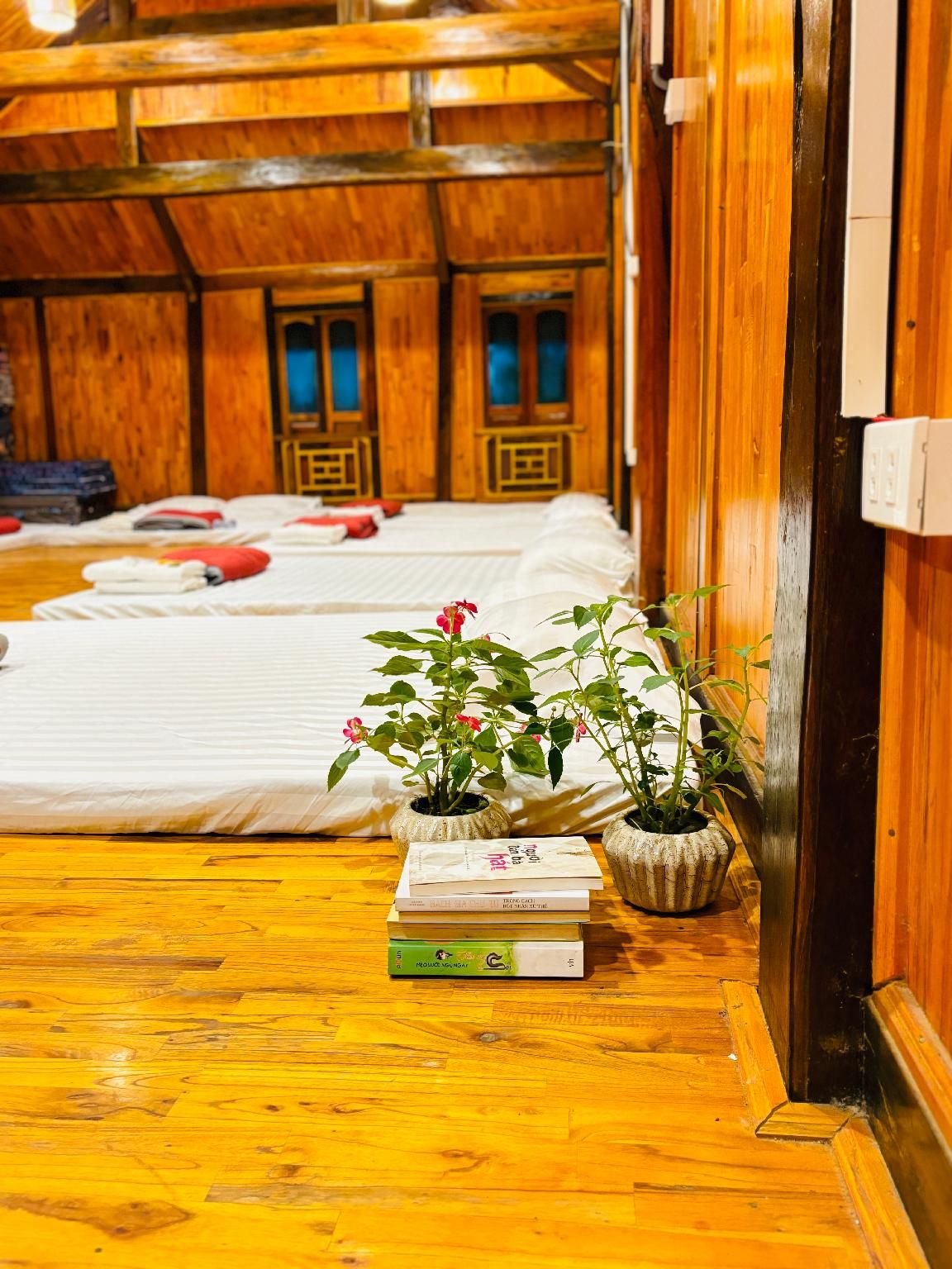 Single Bed in Dormitory with Shared Bathroom