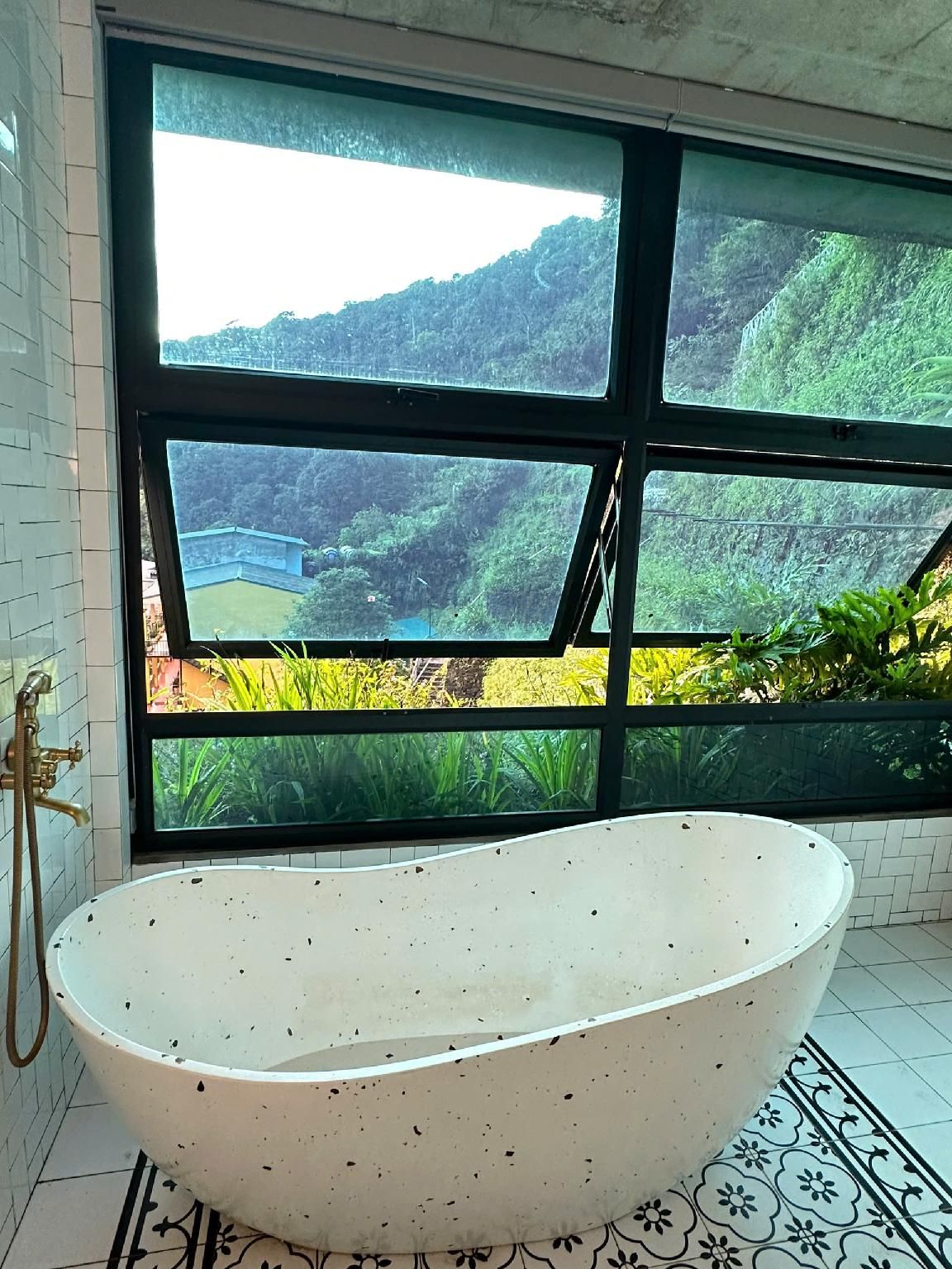 Sky Garden Tam Dao Deluxe Room 2