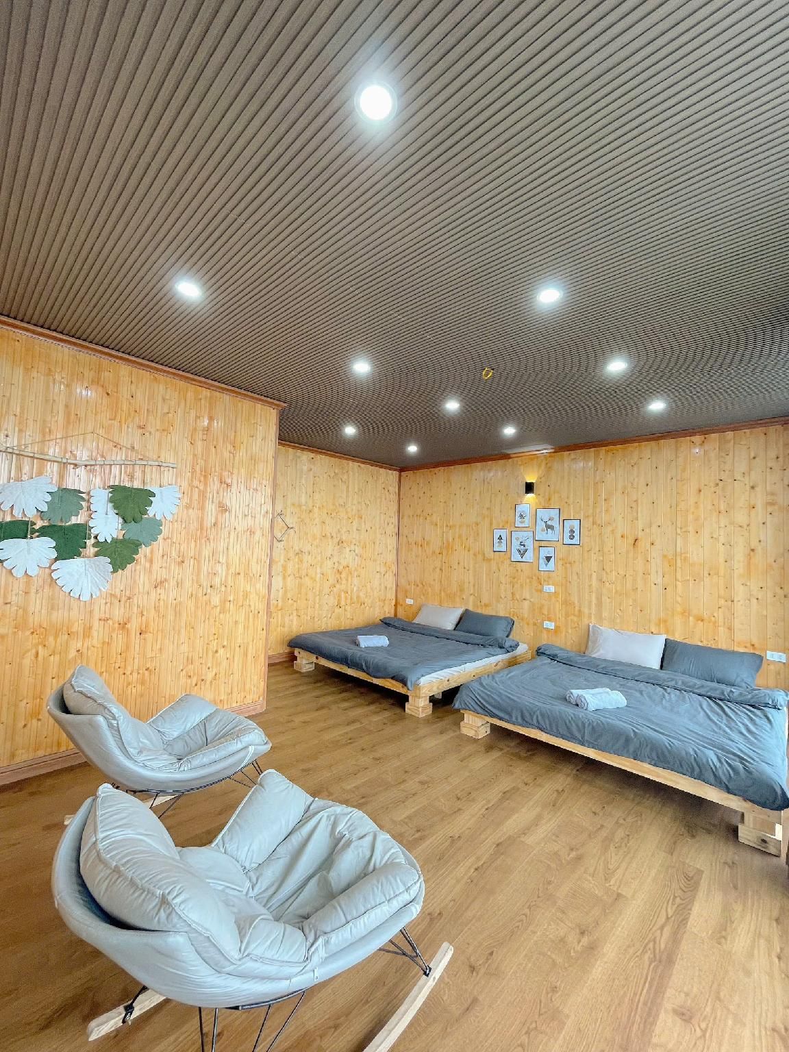 Mountain View Family Suite with Balcony