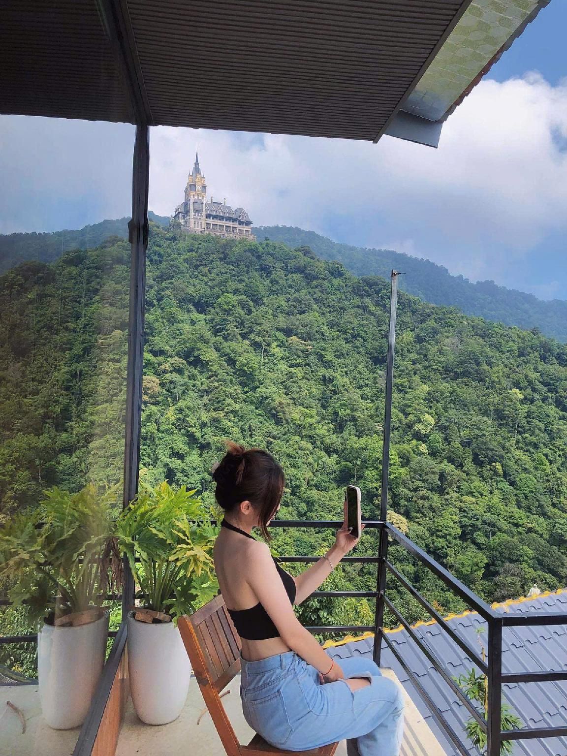 Mountain View Family Suite with Balcony