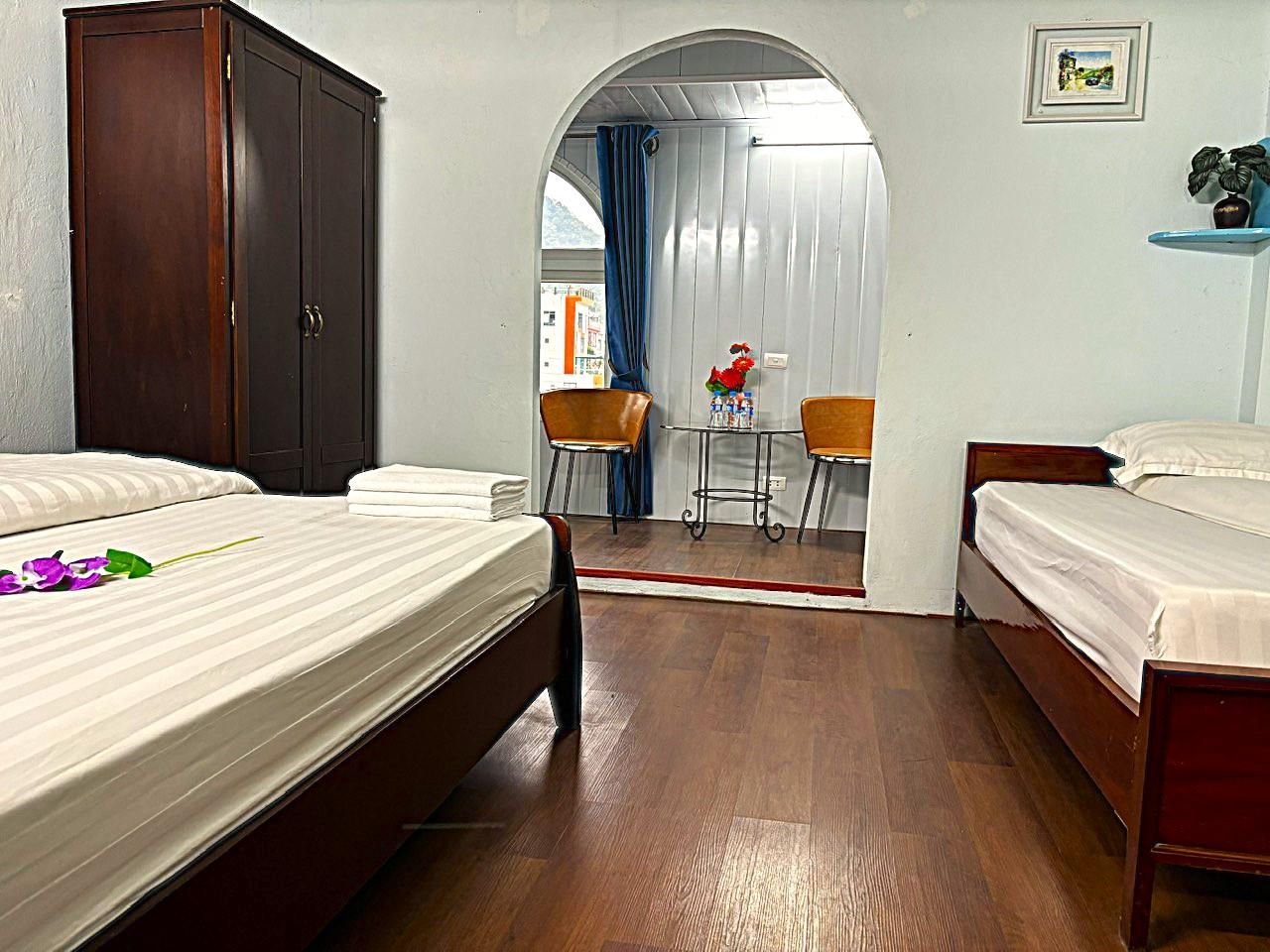 Family Room with 3 Beds