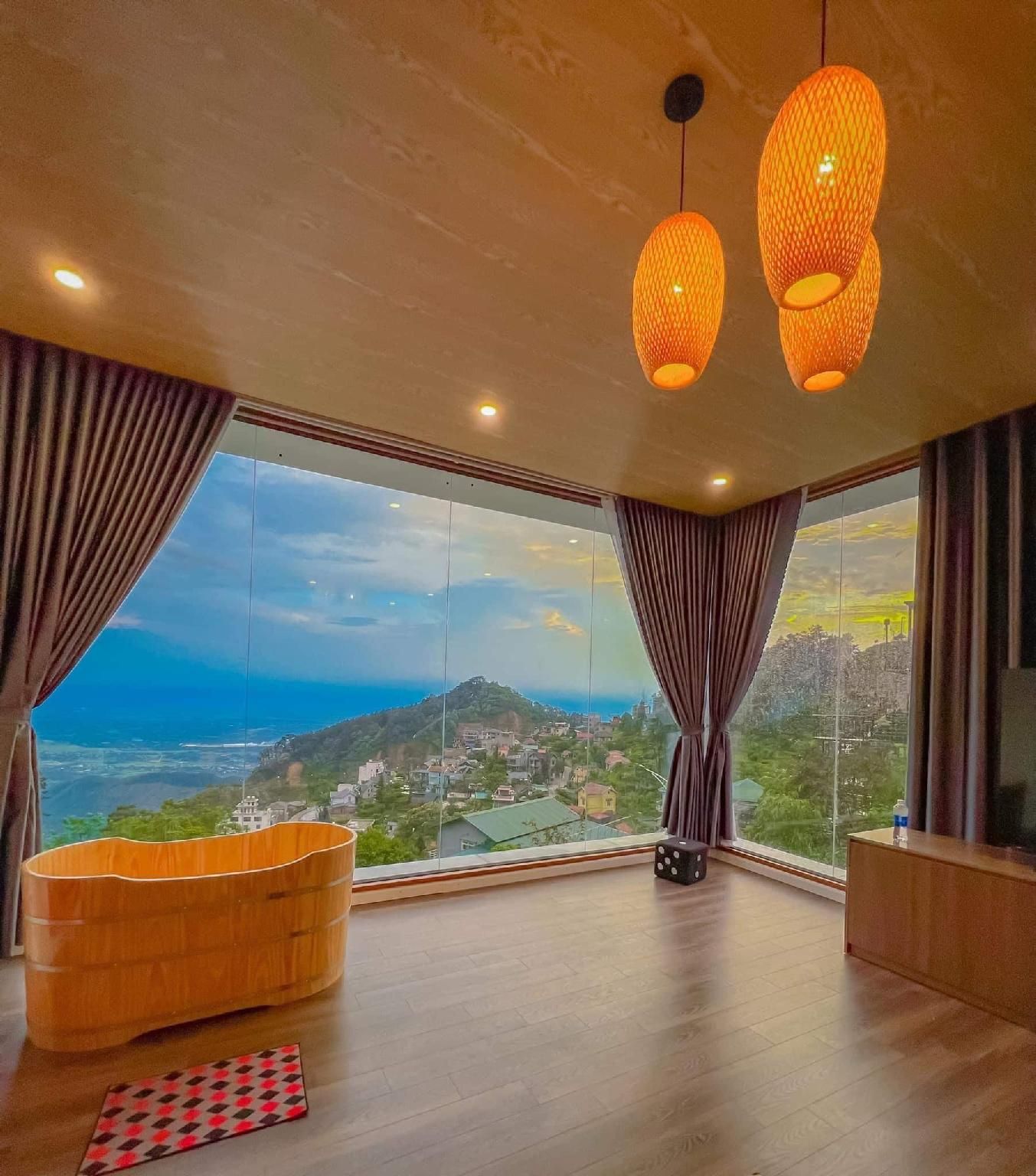 Deluxe Mountain View Room