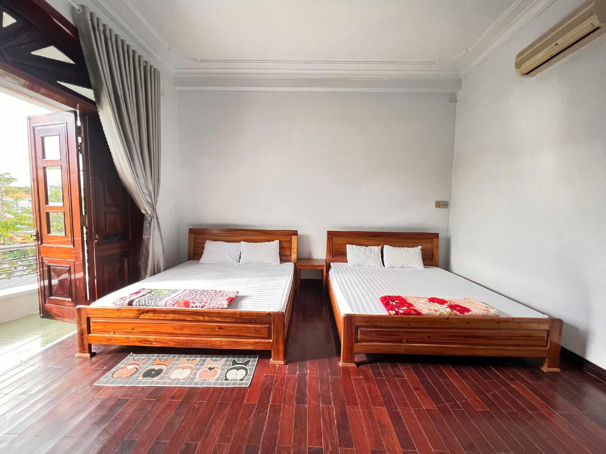 Deluxe - 2 Beds with Balcony