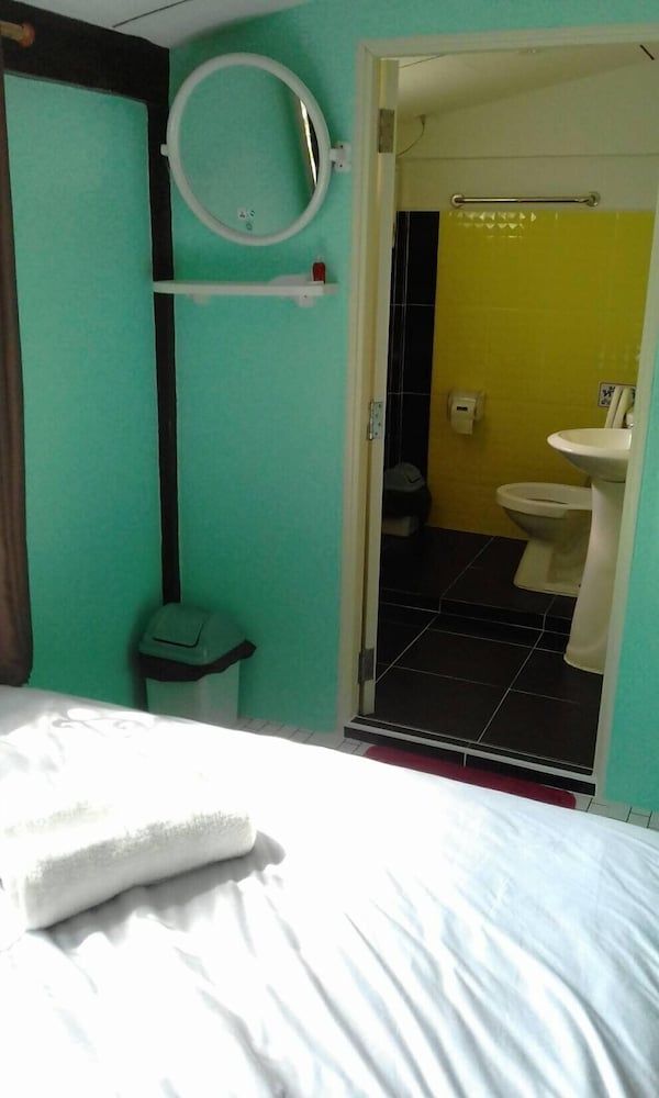 Meephawa Resort Small Double Room 7