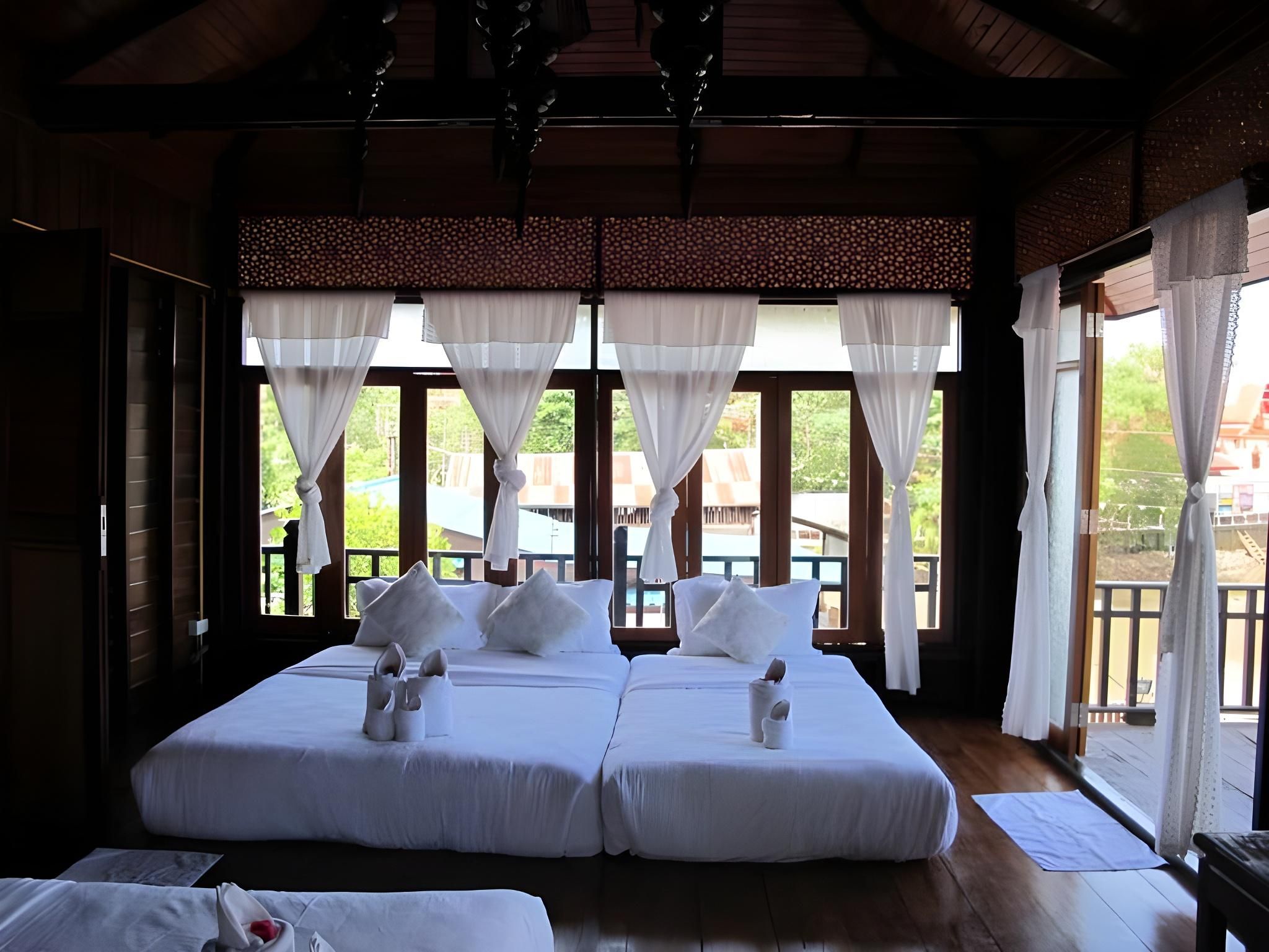 At Casa Guesthouse Amphawa Family 1