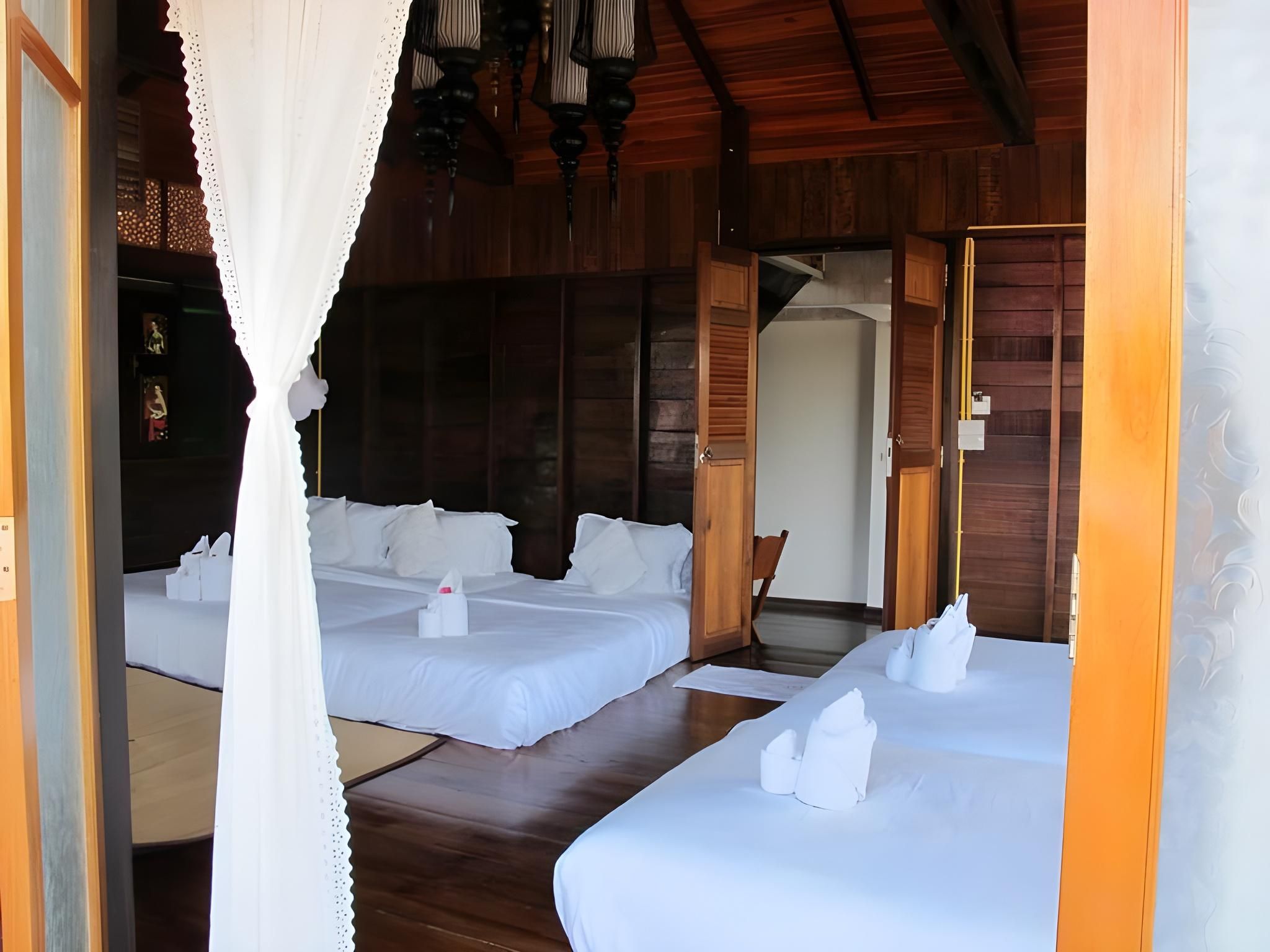 At Casa Guesthouse Amphawa Family 1 2