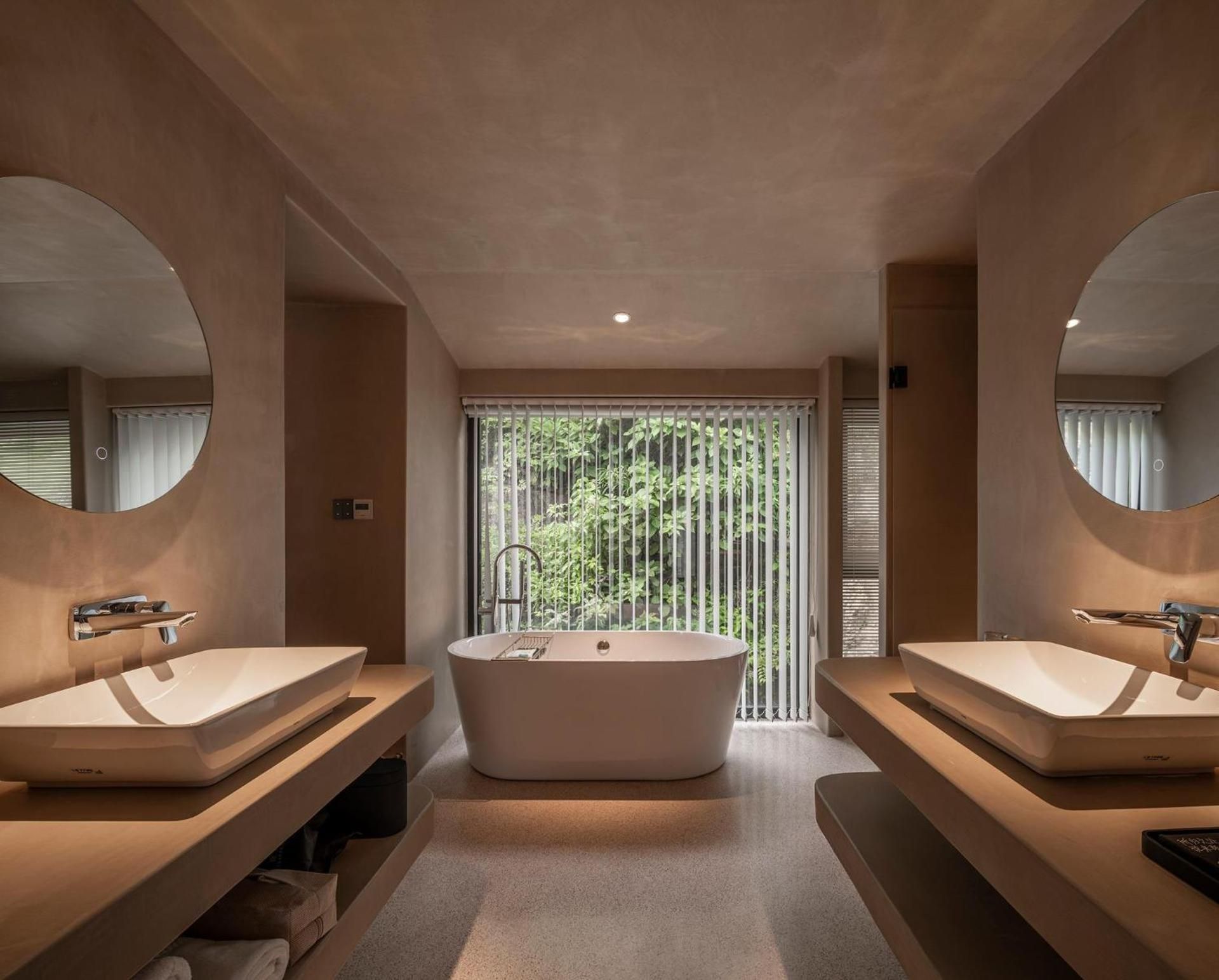 Deluxe Suite with Sea View