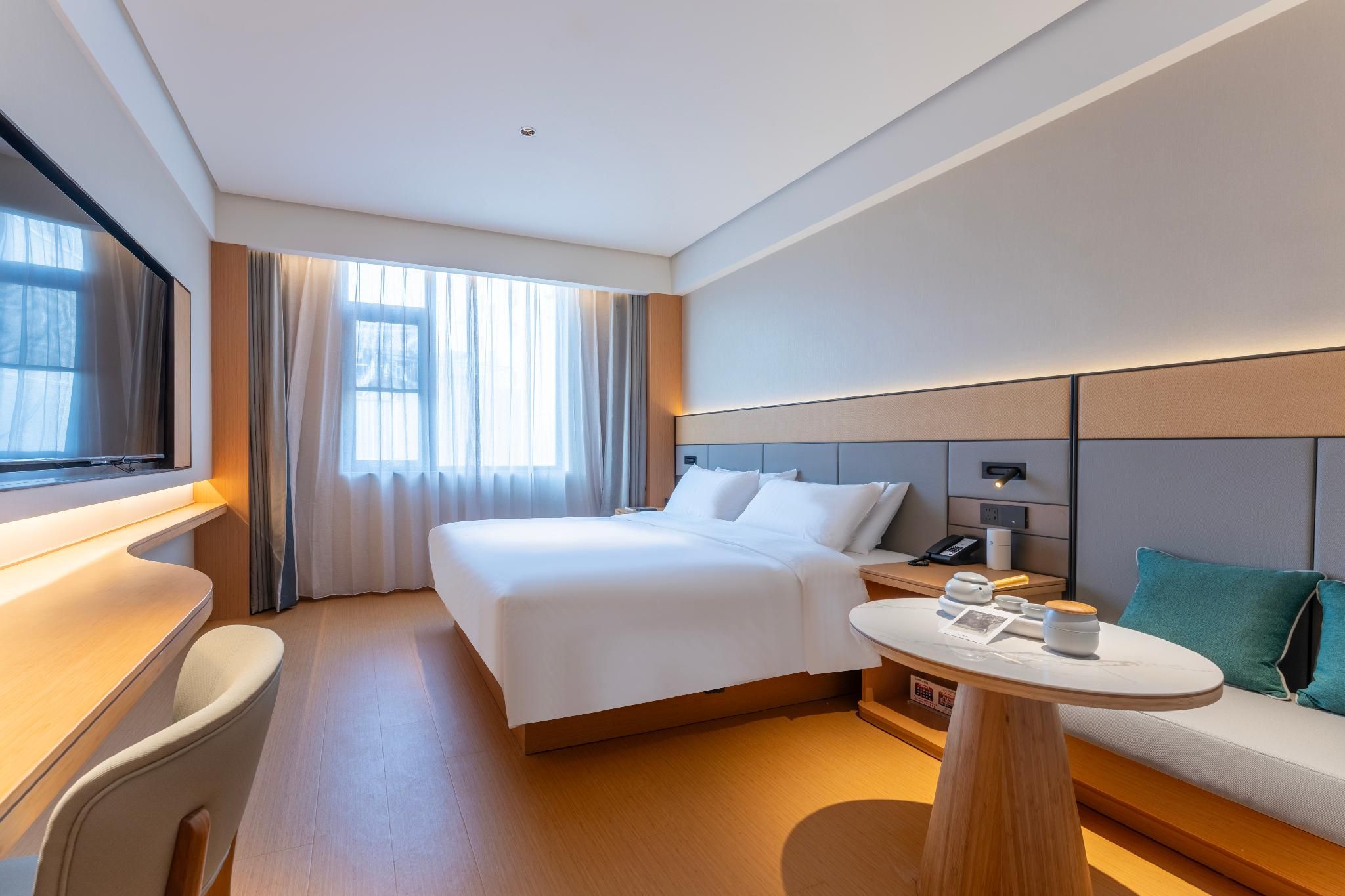 Business Queen Bed Room