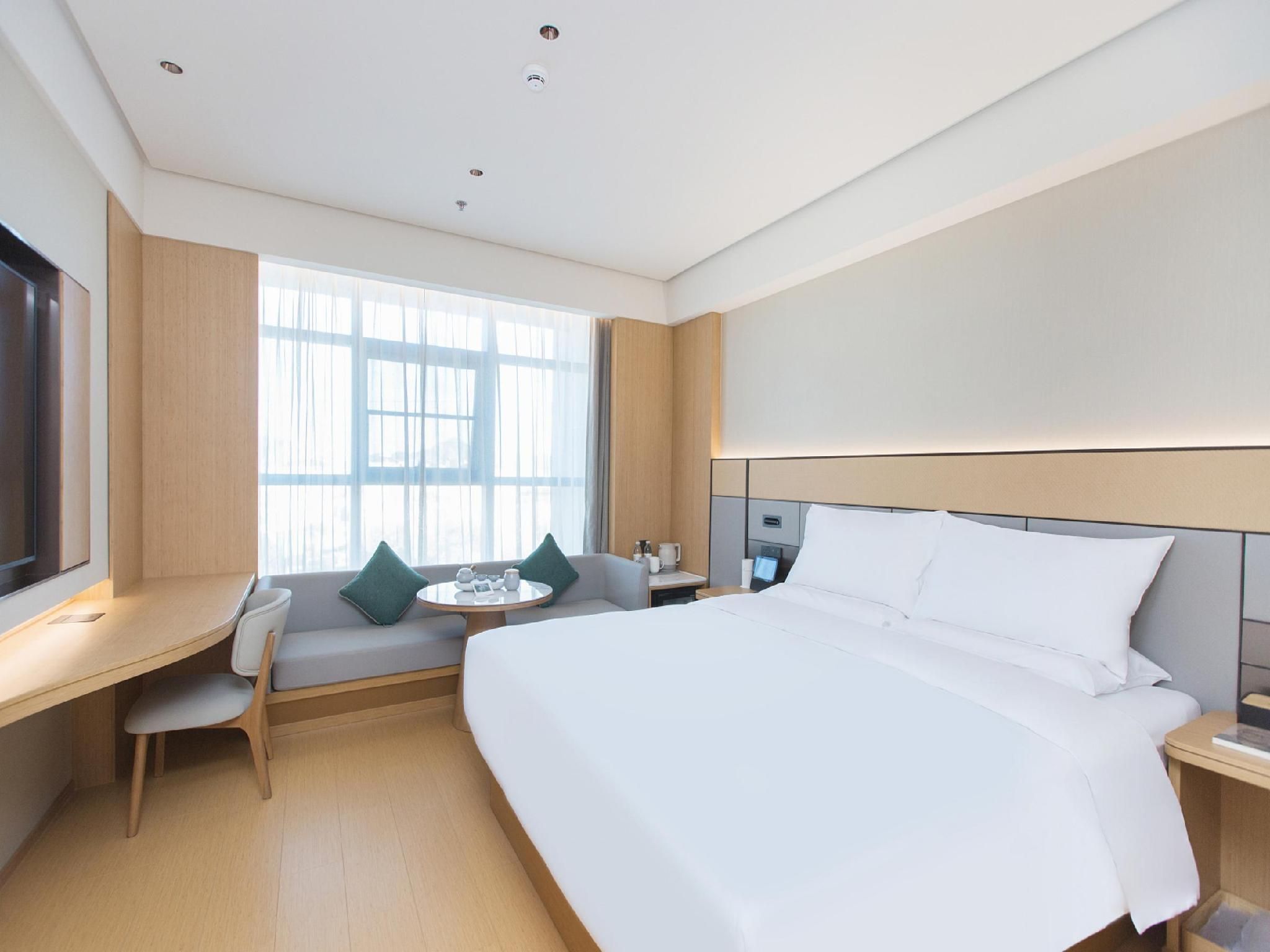 Business Queen Bed Room