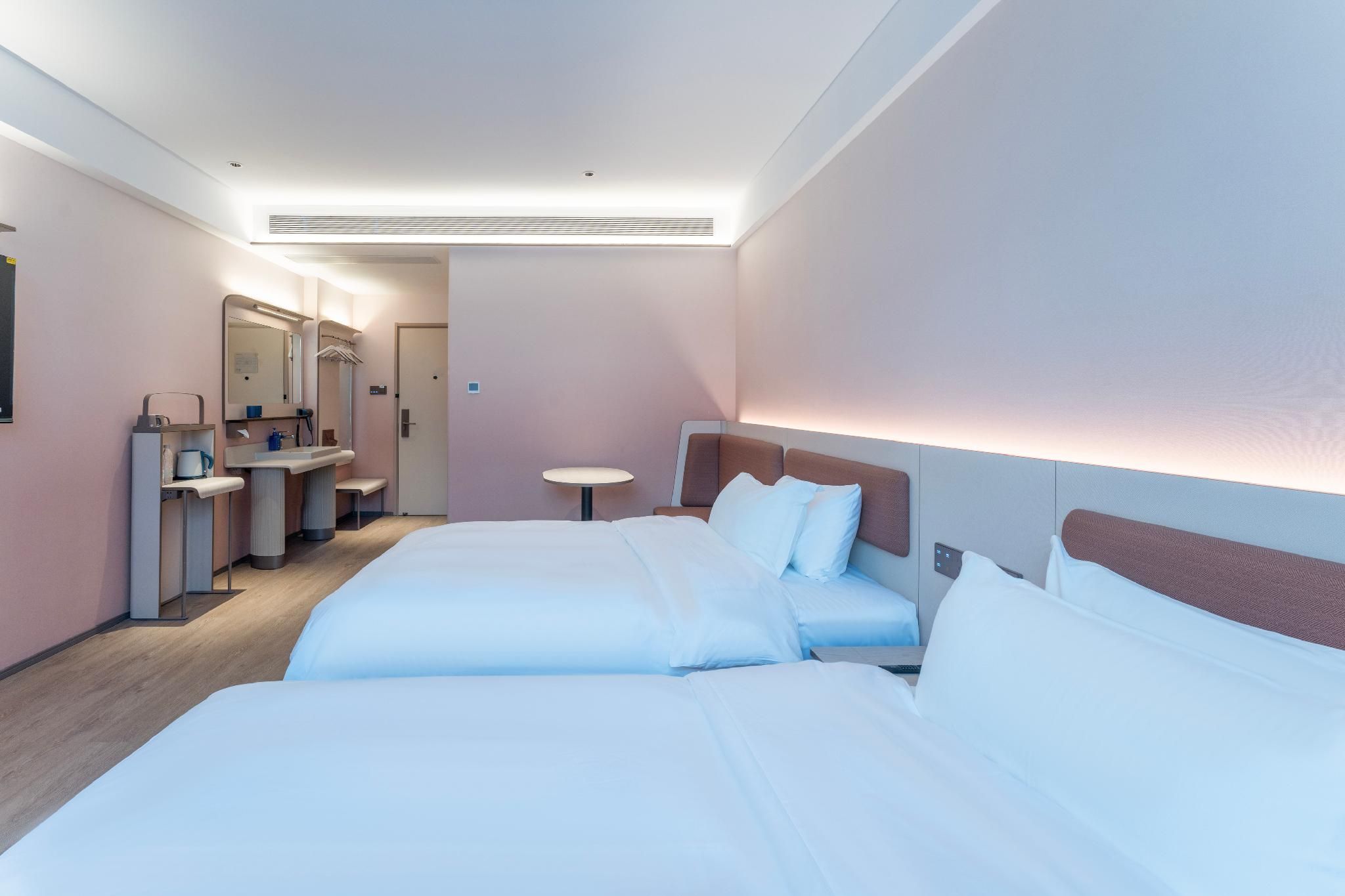 Twin Business Room