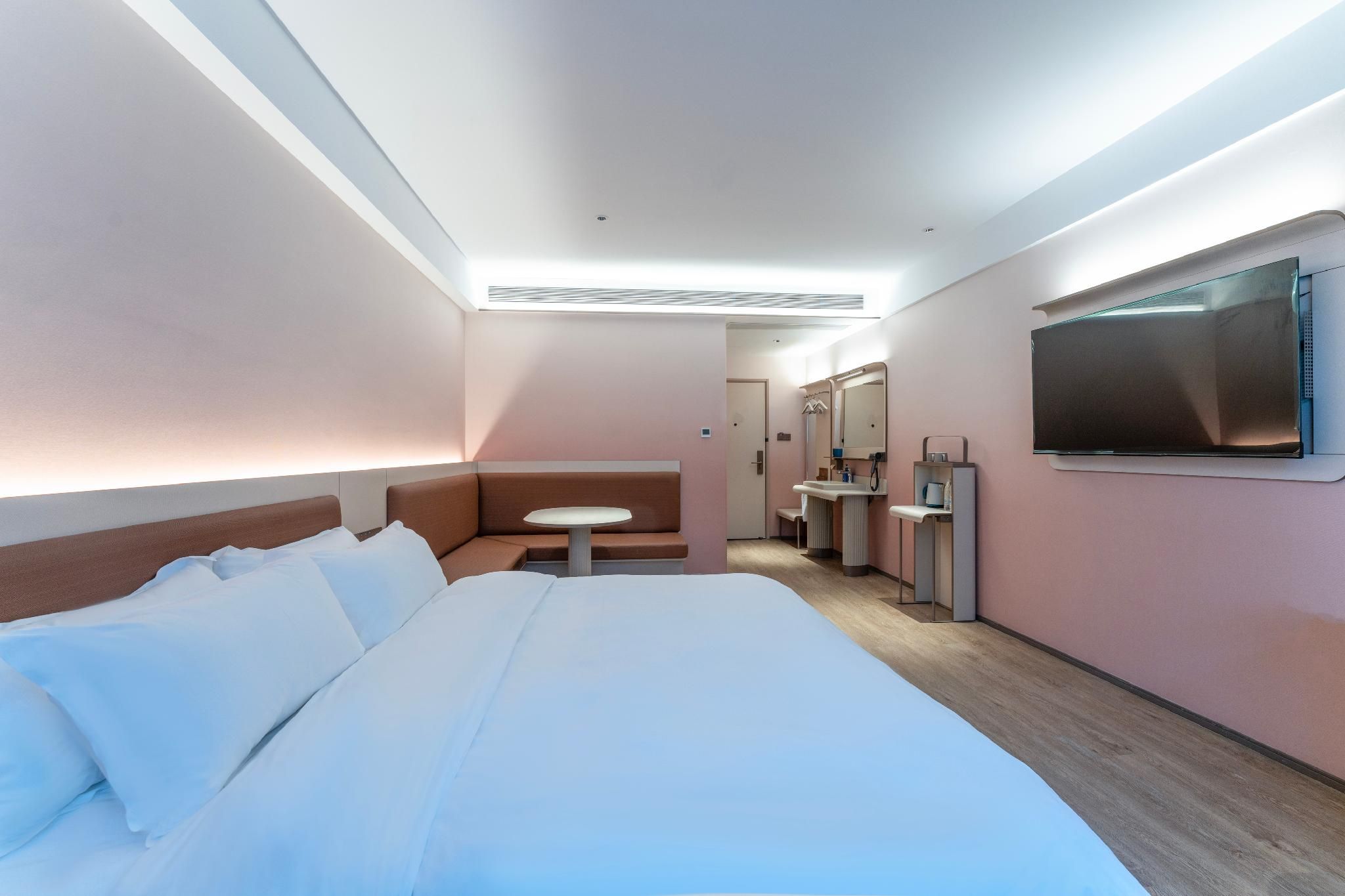 Business Queen Bed Room