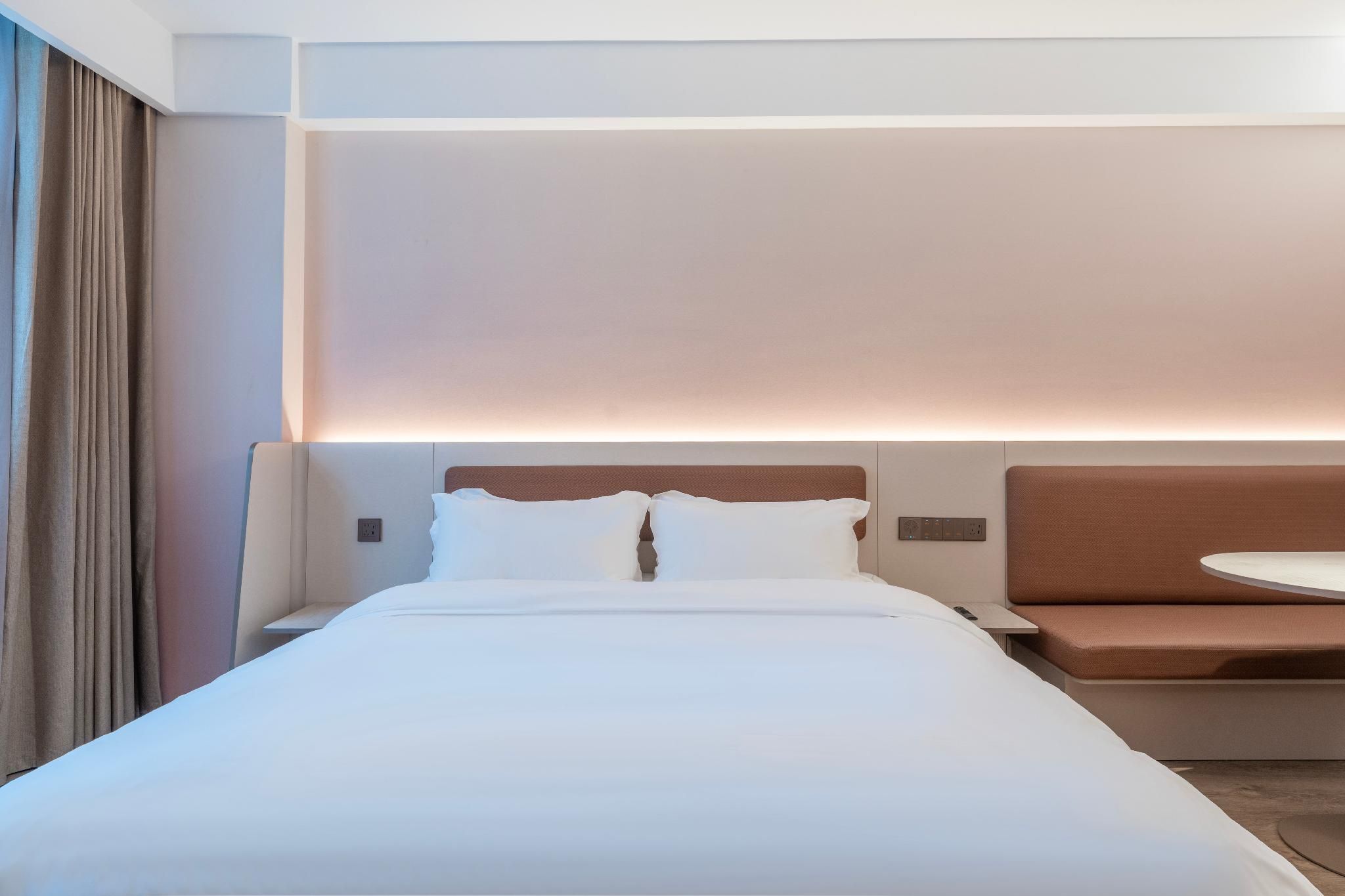 Business Queen Bed Room