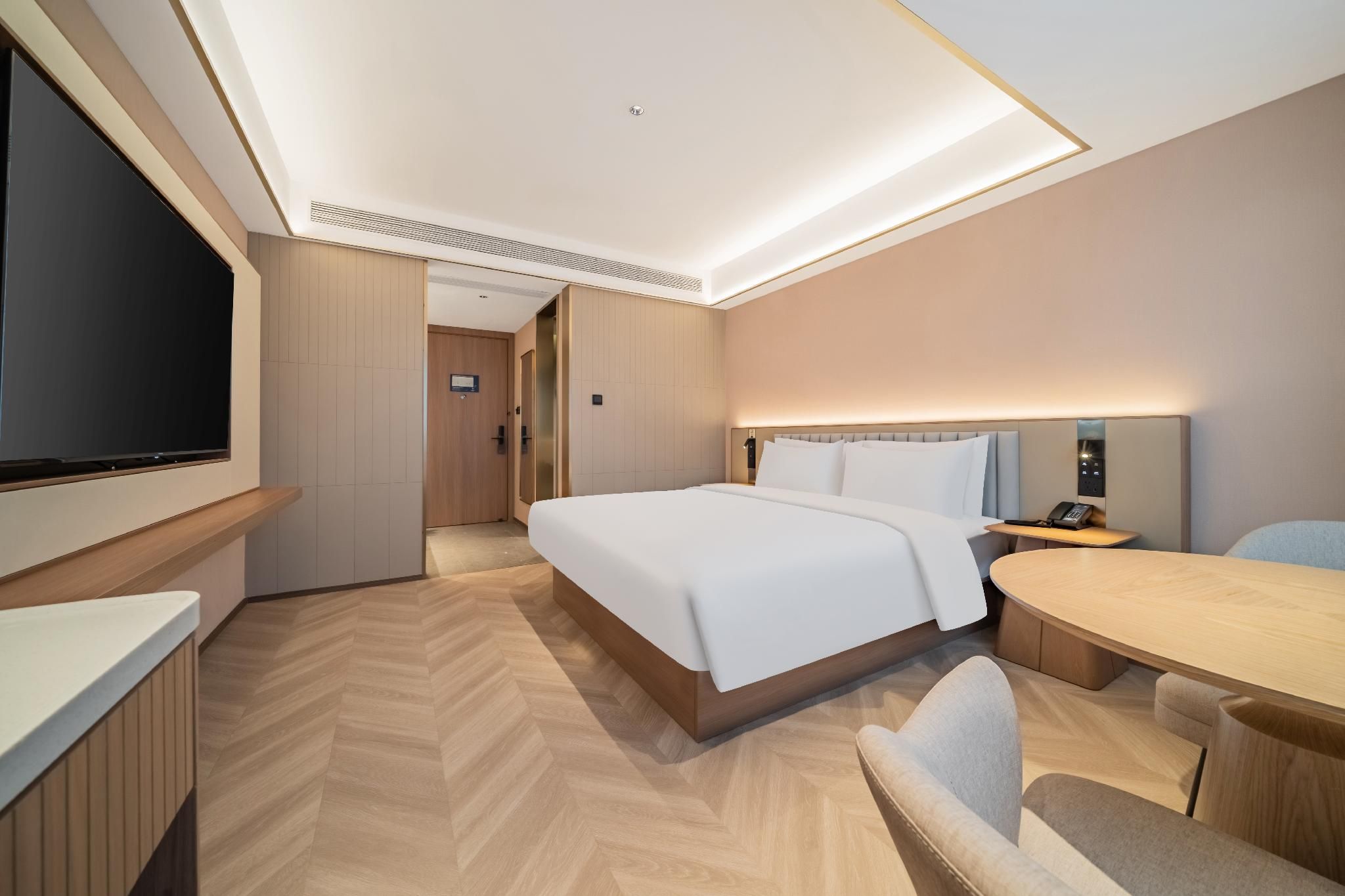 Huazhu - Room With Bed