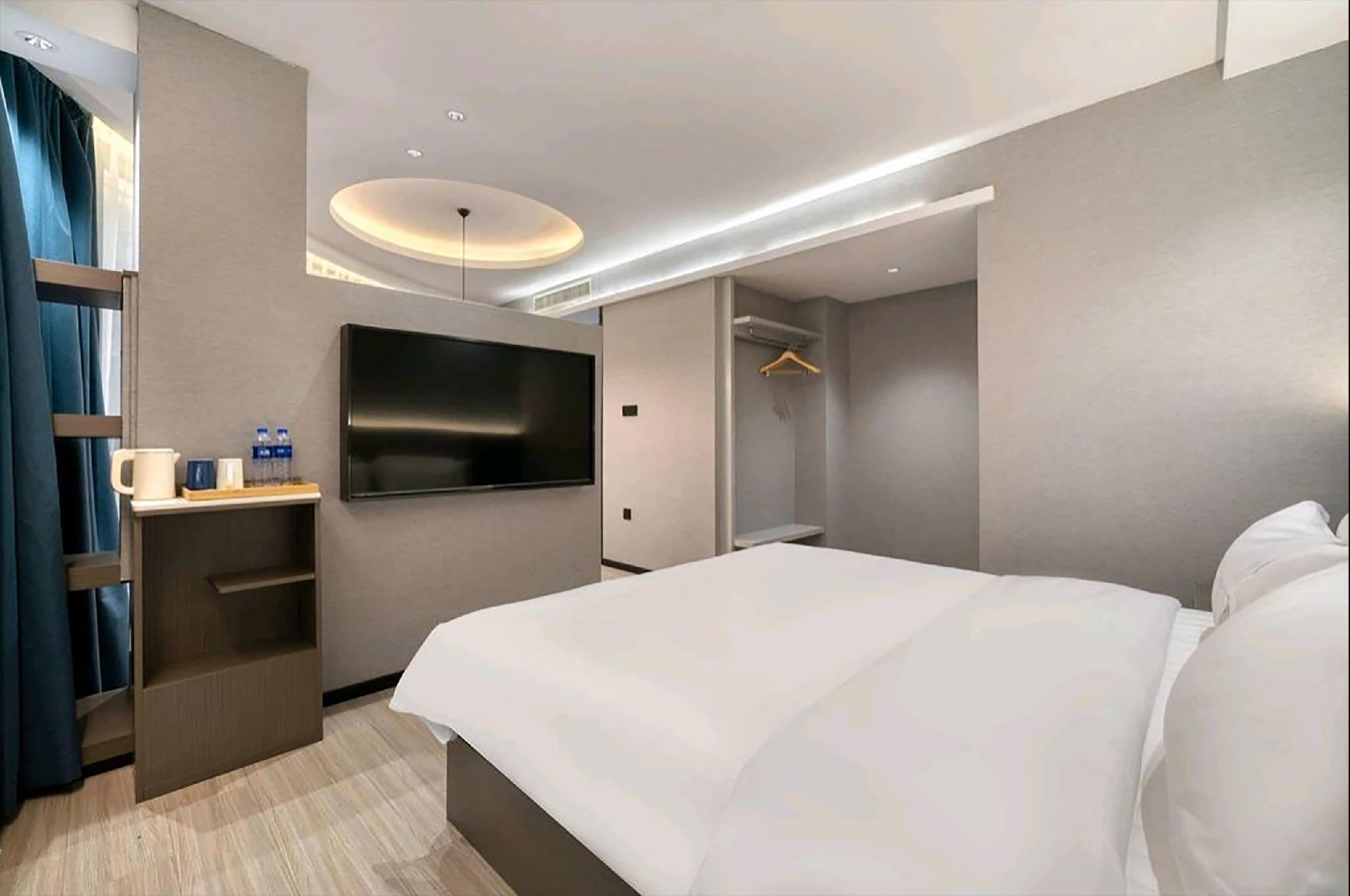 Business Queen Bed Room