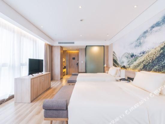 Twin Room with View